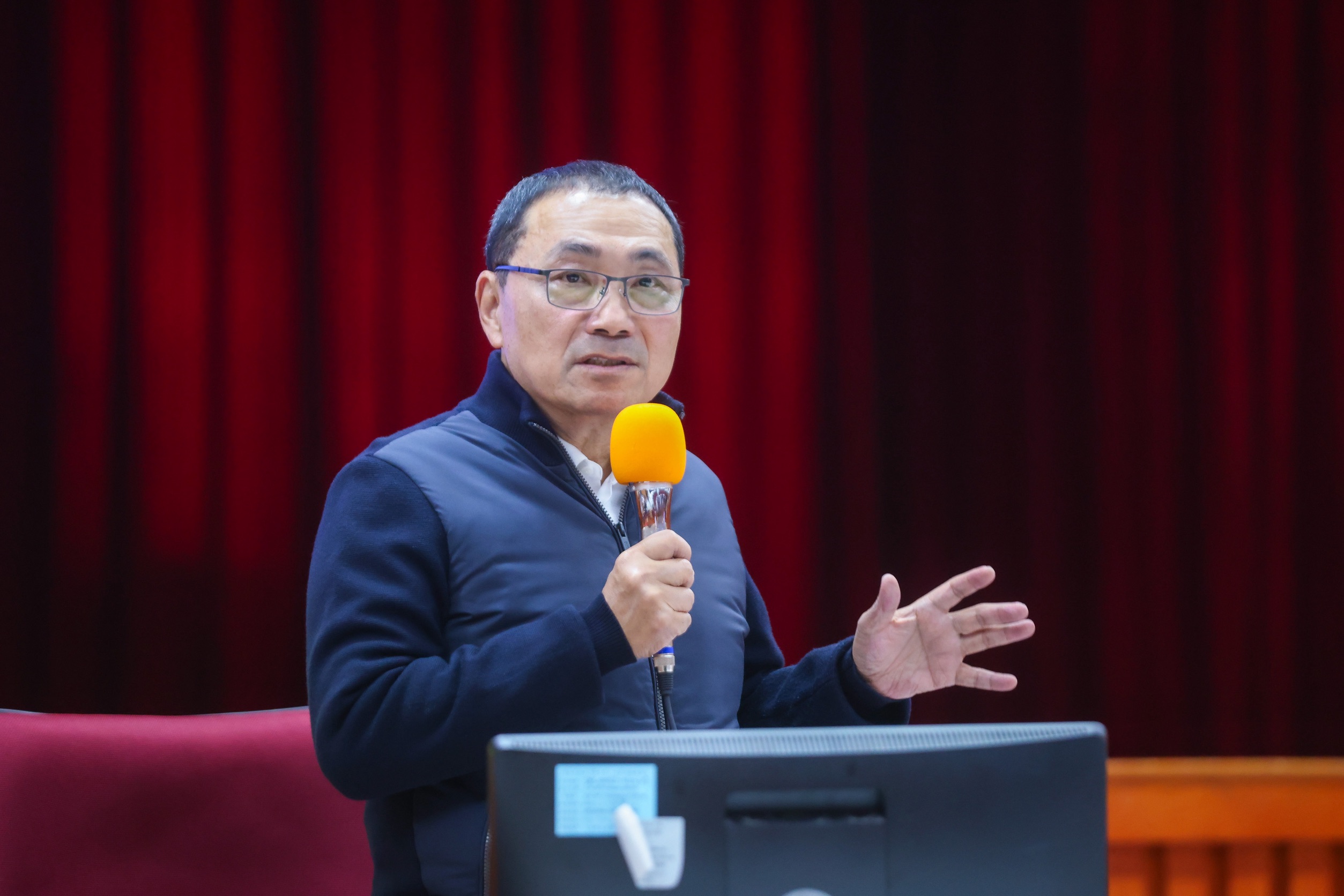 侯友宜主持維安會議，指示動員500警力守護跨年。