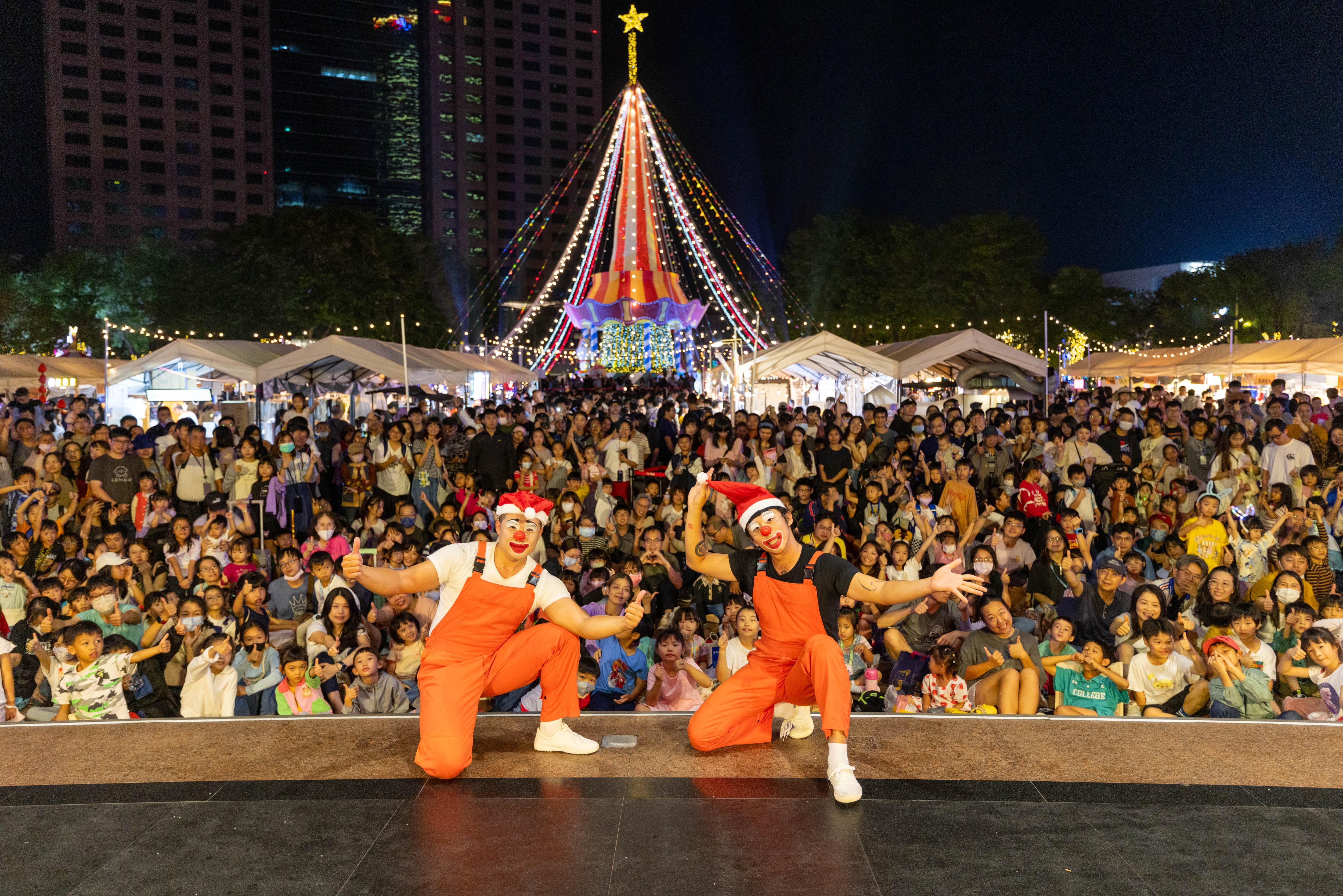 「童樂馬戲嘉年華」匯集多元兒童劇場、馬戲雜耍與互動表演內容，吸引大量親子家庭於假日間造訪。