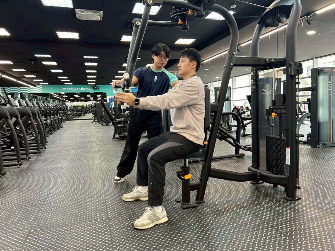 優化改裝後全新體適能器材與明亮訓練環境