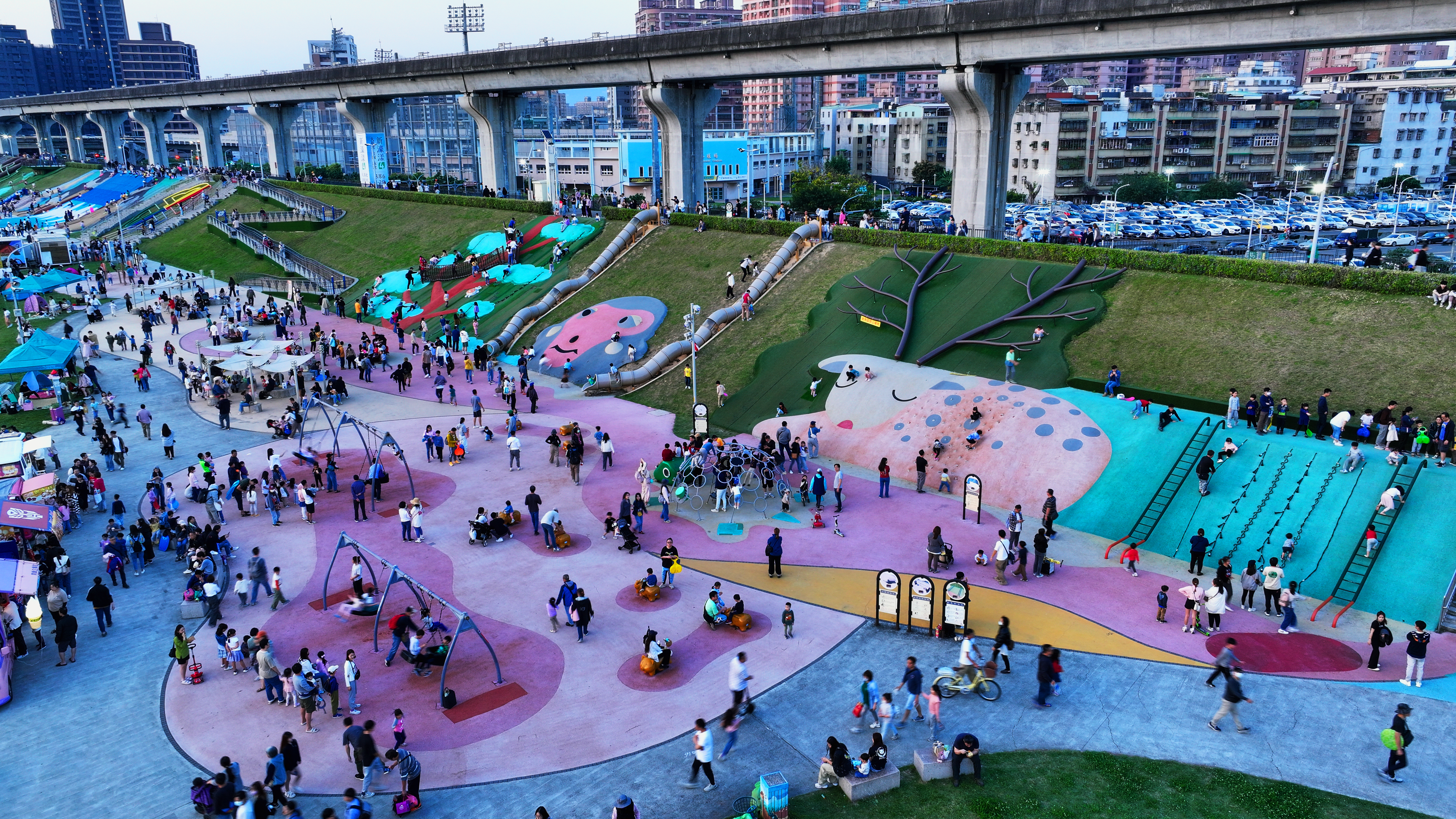  全國最大提坡樂園熊猴森樂園總是滿滿人潮