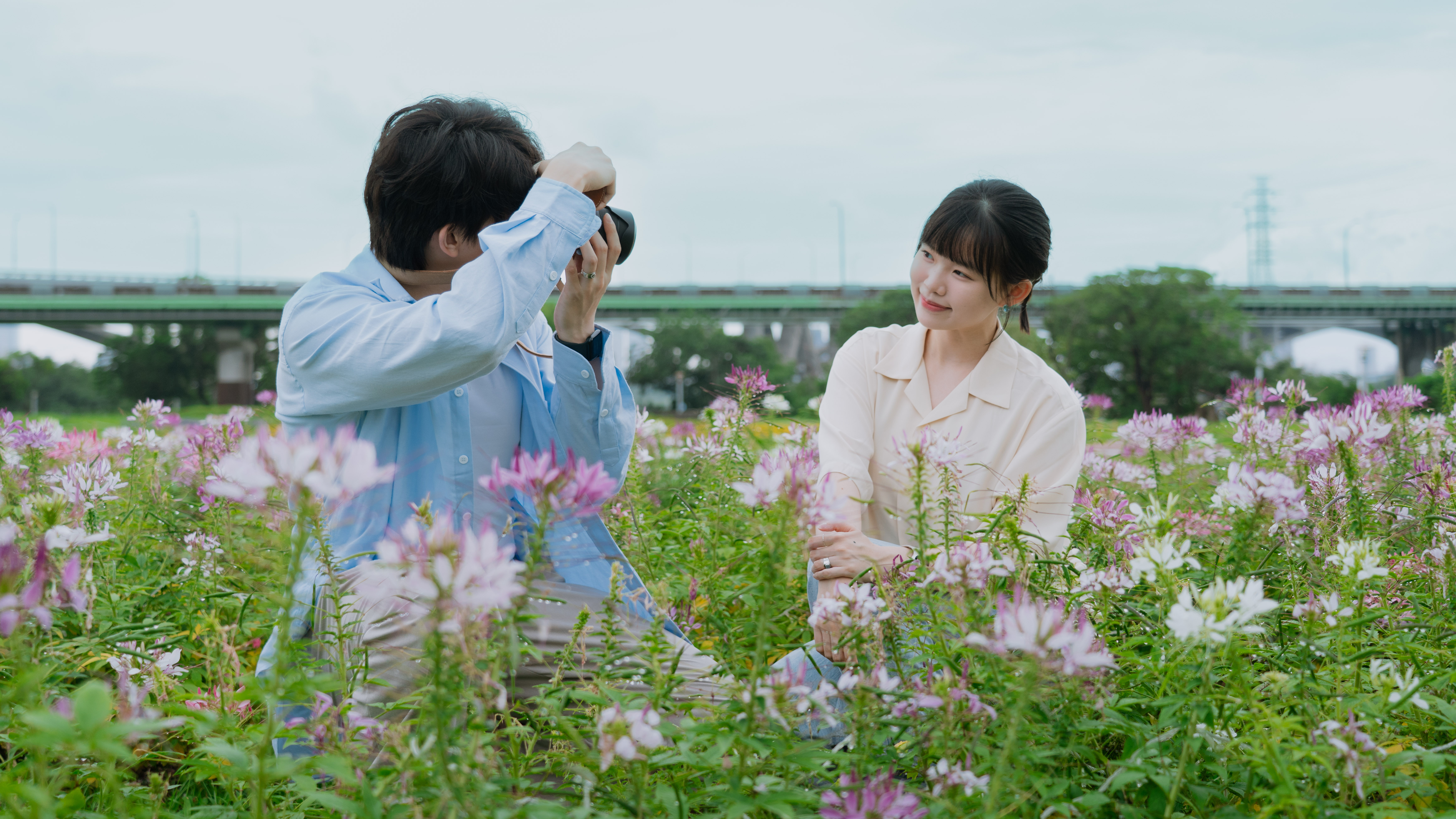  新北河濱公園布置花海吸引民眾拍照留念