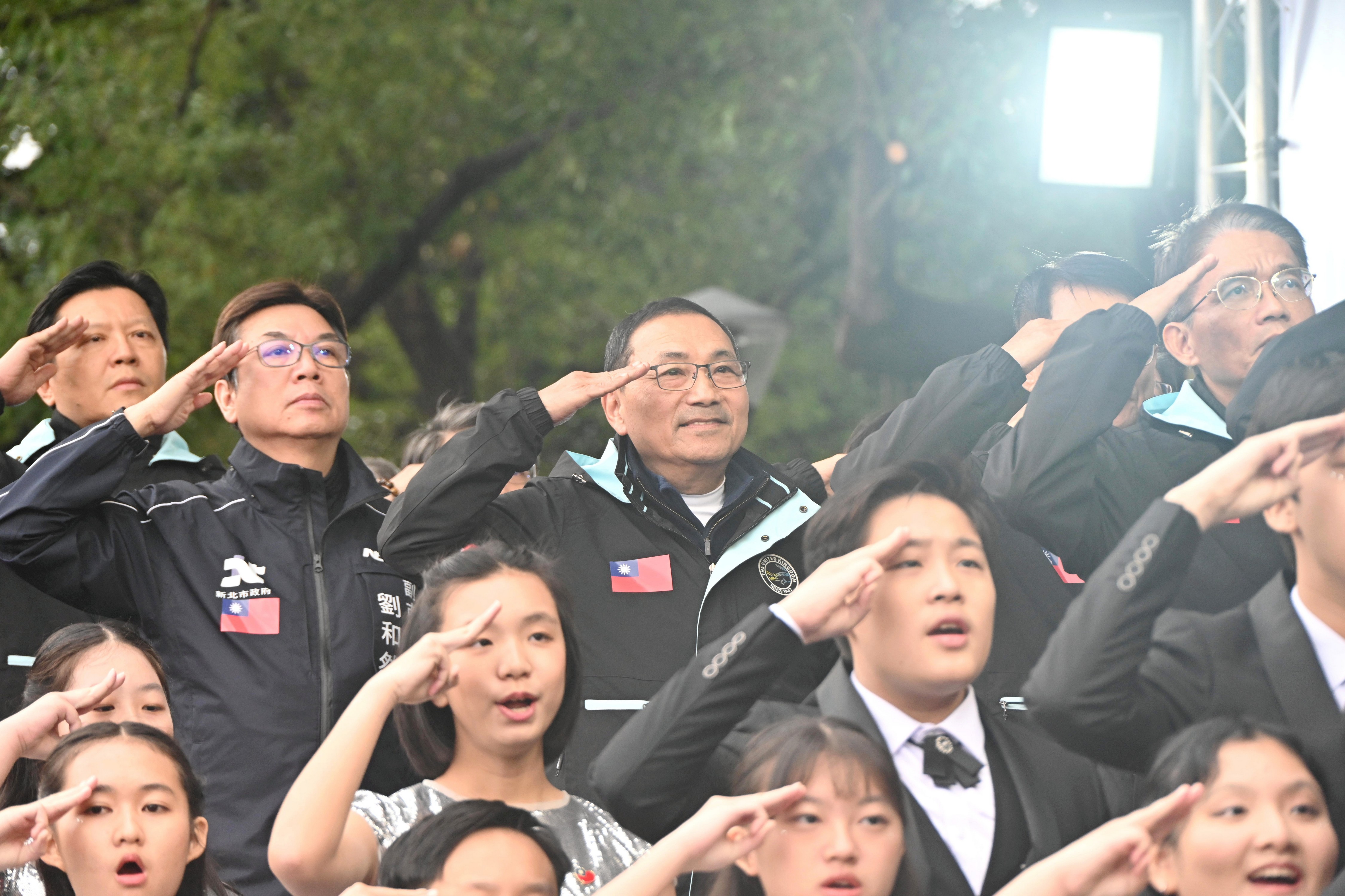 新北市政府今（1）日於板橋435藝文特區舉辦元旦升旗暨健走活動