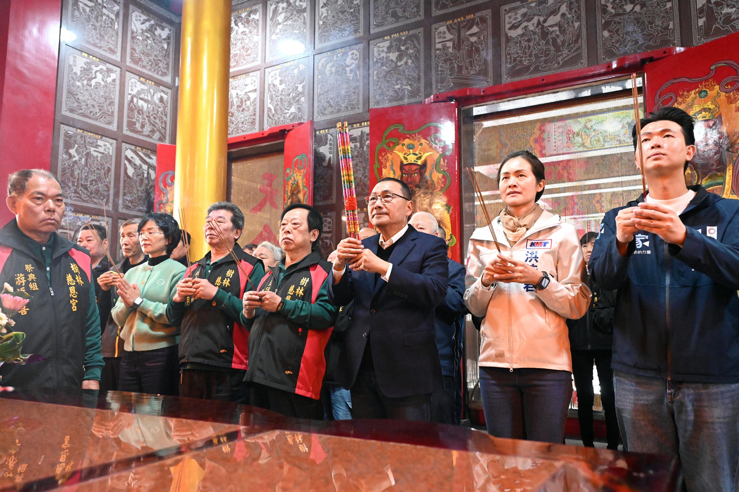 侯友宜參拜樹林慈恩宮，祈願新北市政順利、市民安康樂業