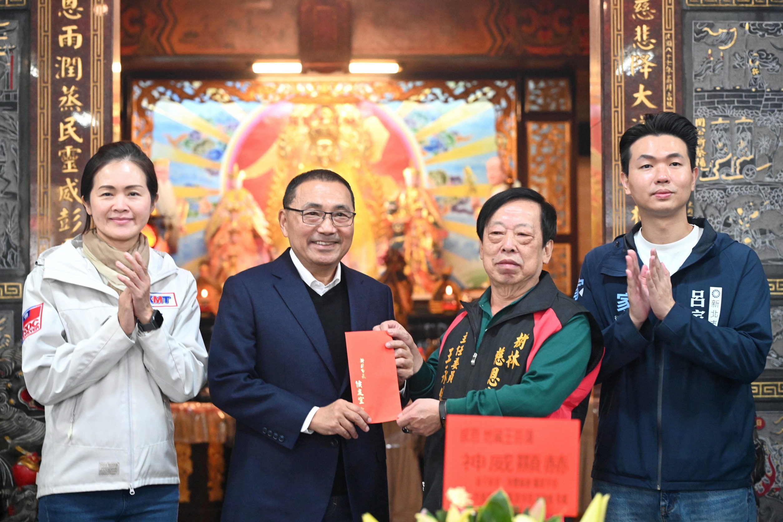  侯友宜祈願神明持續保佑這塊土地，守護在地鄉親代代平安健康