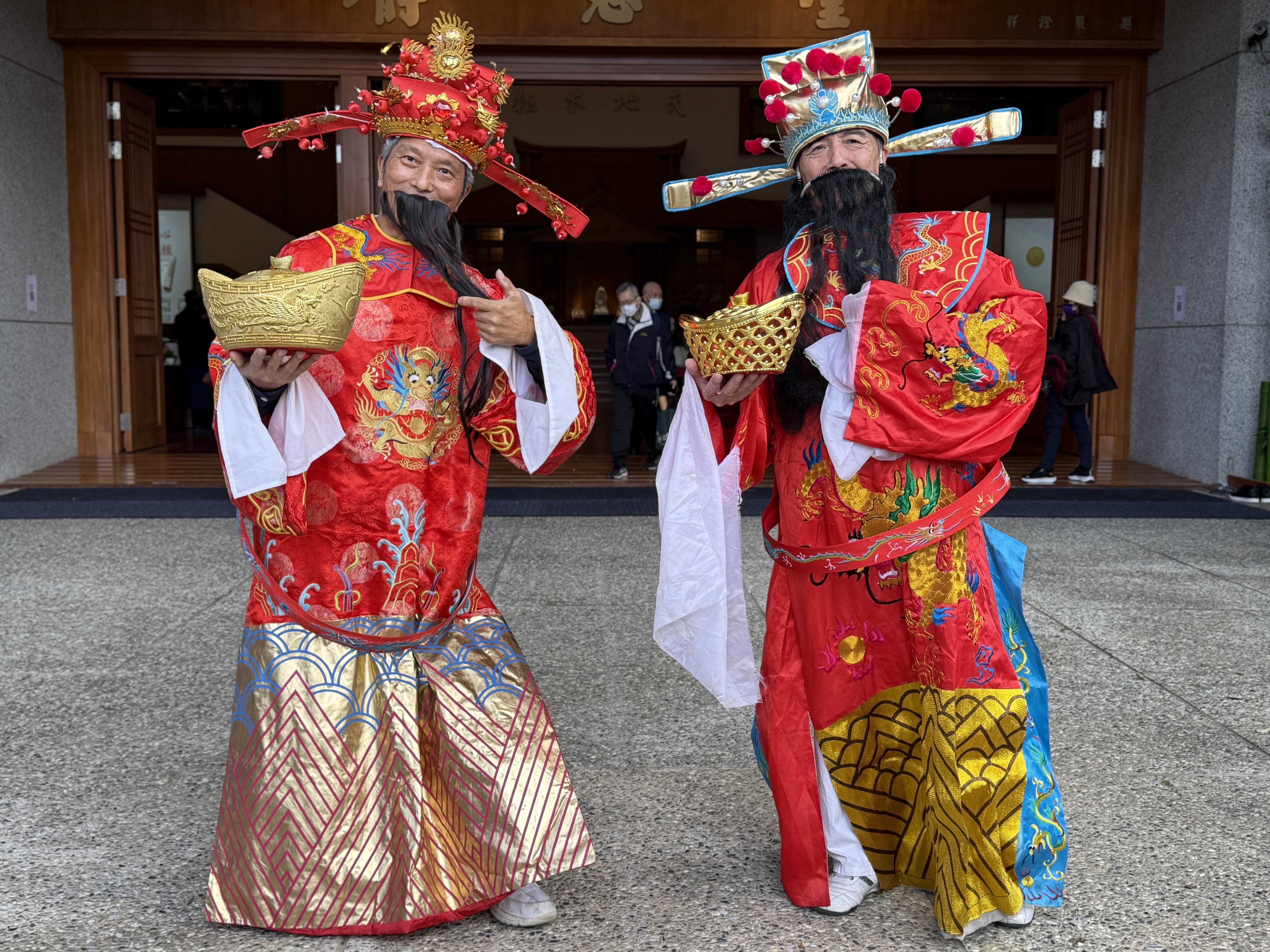 活動現場財神也來賜福