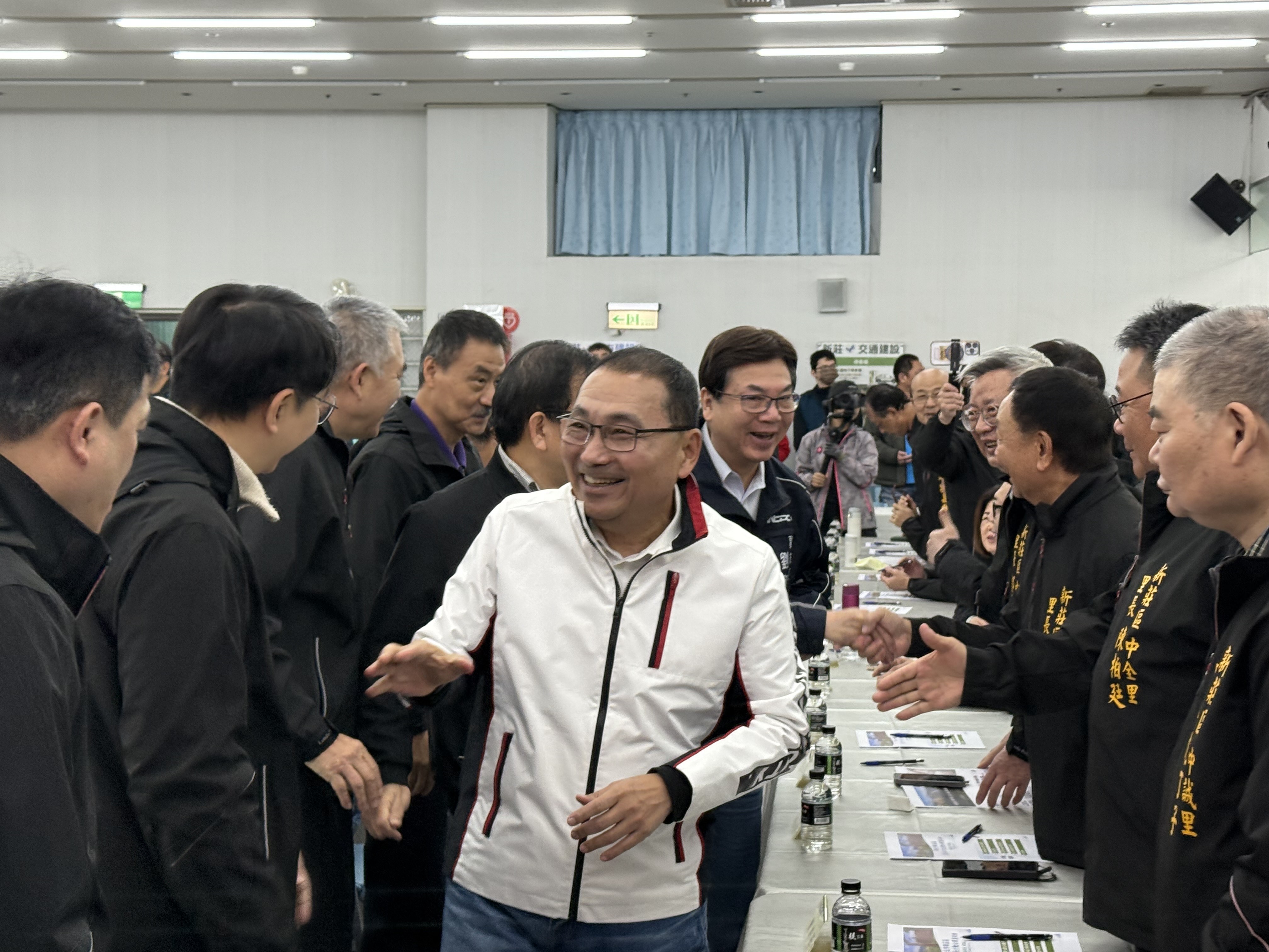 市長侯友宜向里長致意，感謝提案打造地方願景