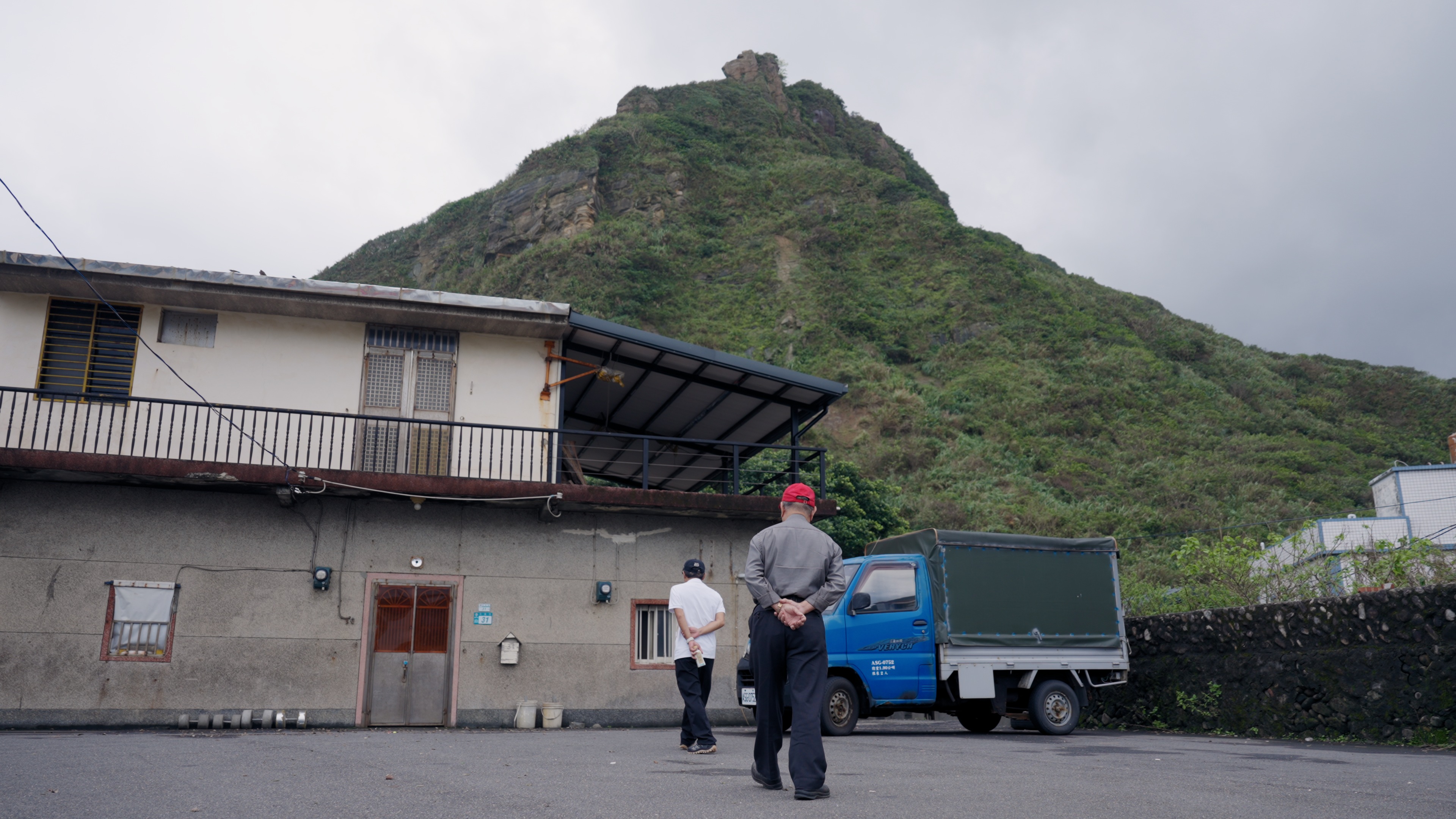 《最後的青草藥》勸濟堂廟務人員到南雅尋找青草藥路徑