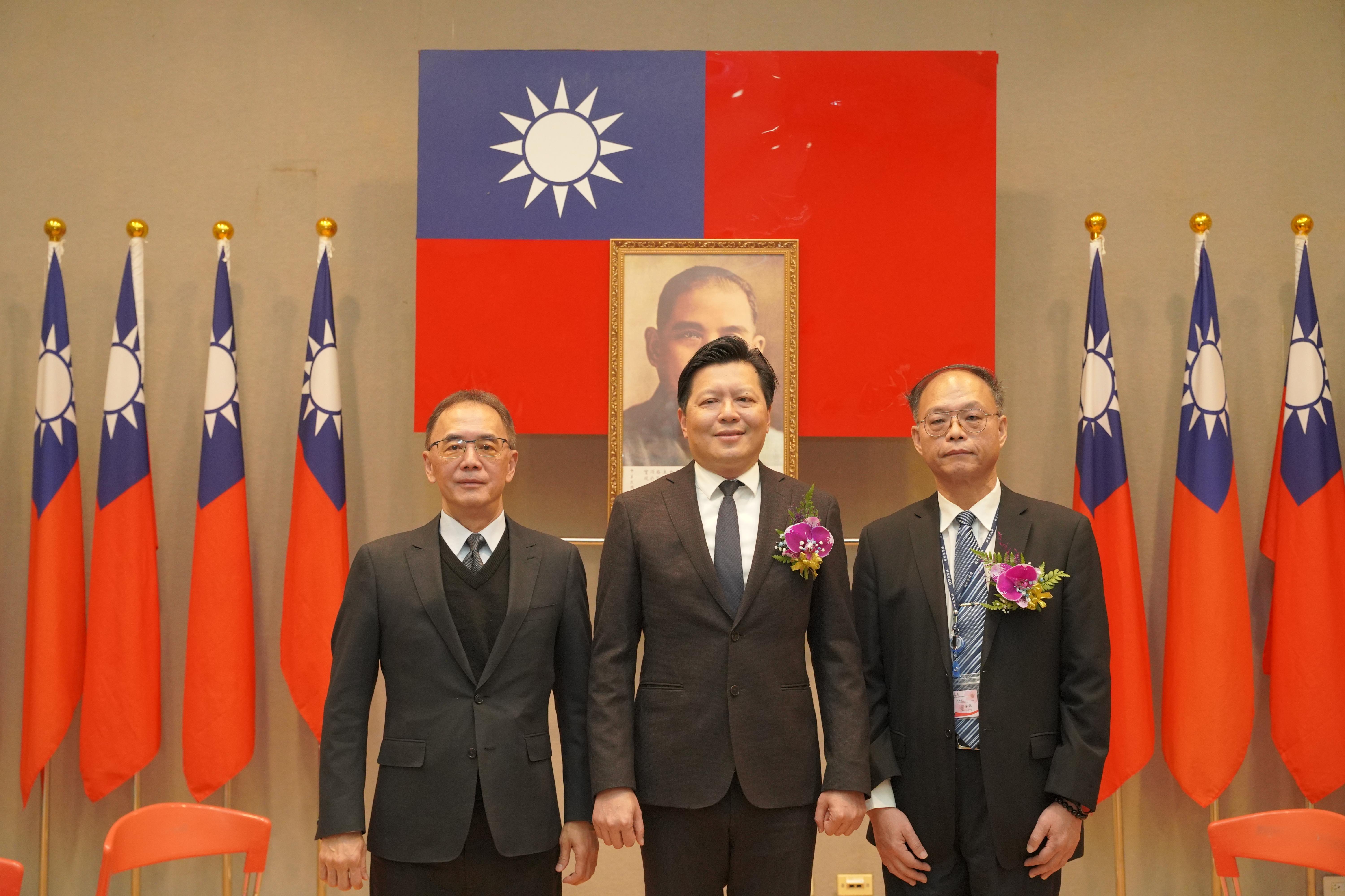 全體大合照(由左至右為廉政署副署長、副市長、政風處處長)