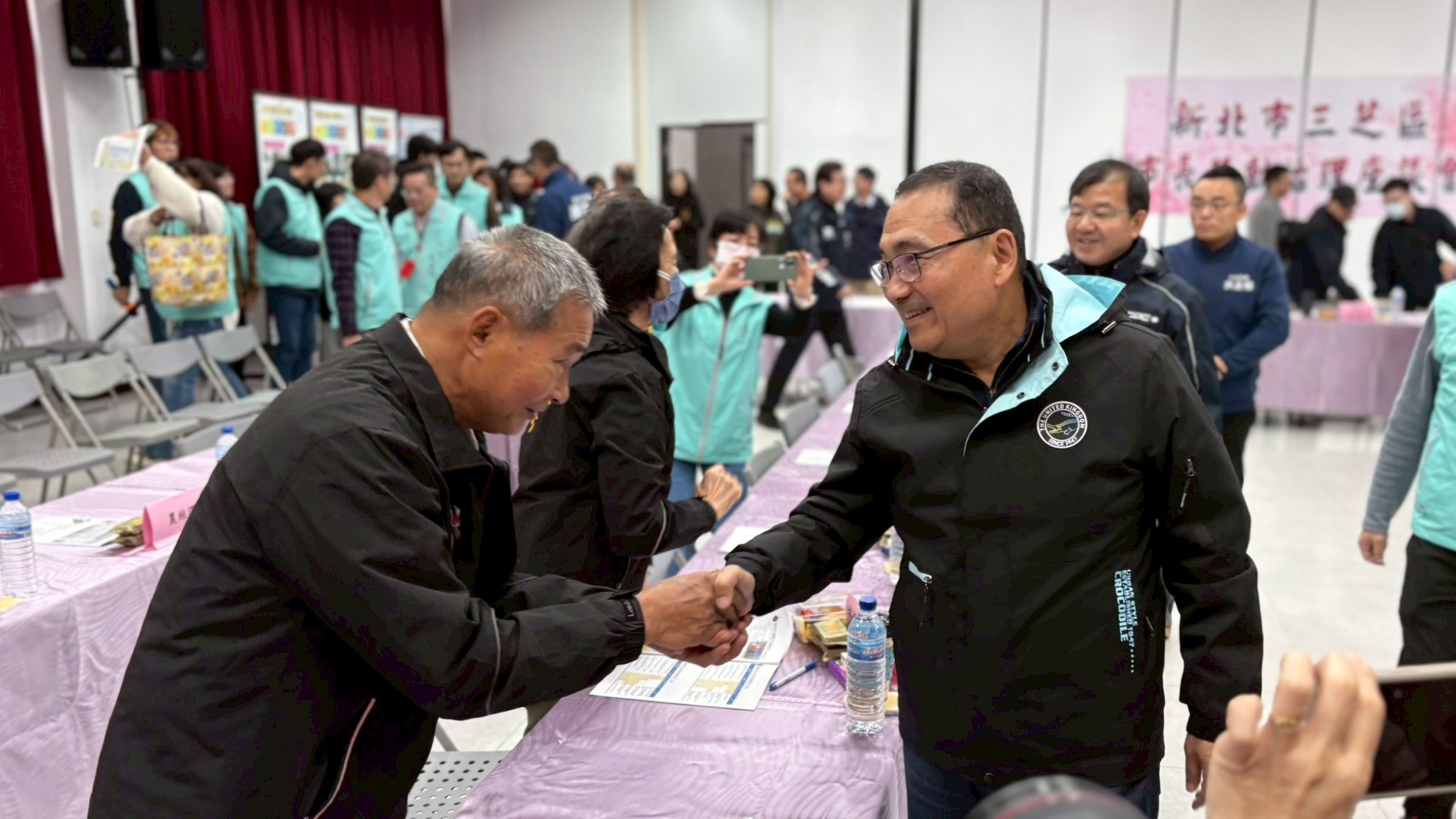 市長向三芝里長致意