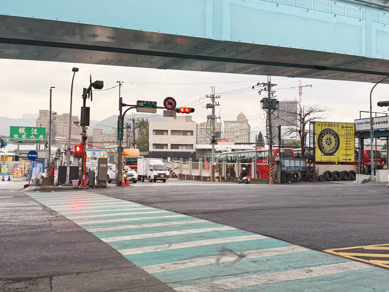 楓江路與國道路口