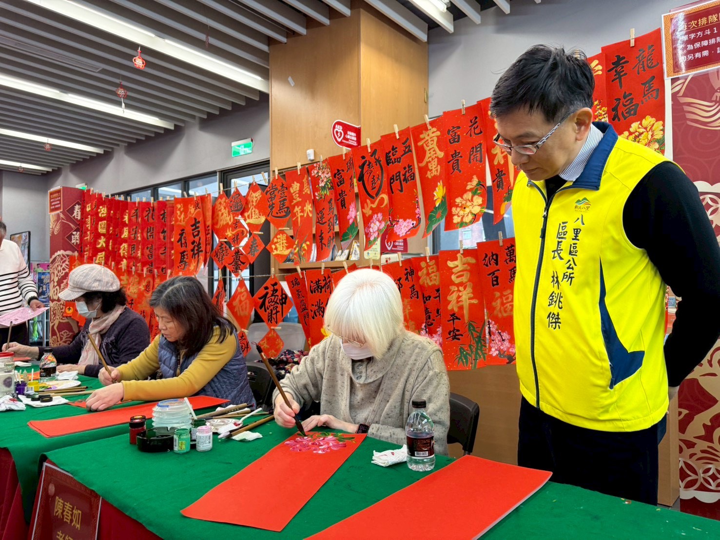 駿馬迎新春 福運滿八里 揮毫贈春聯活動3