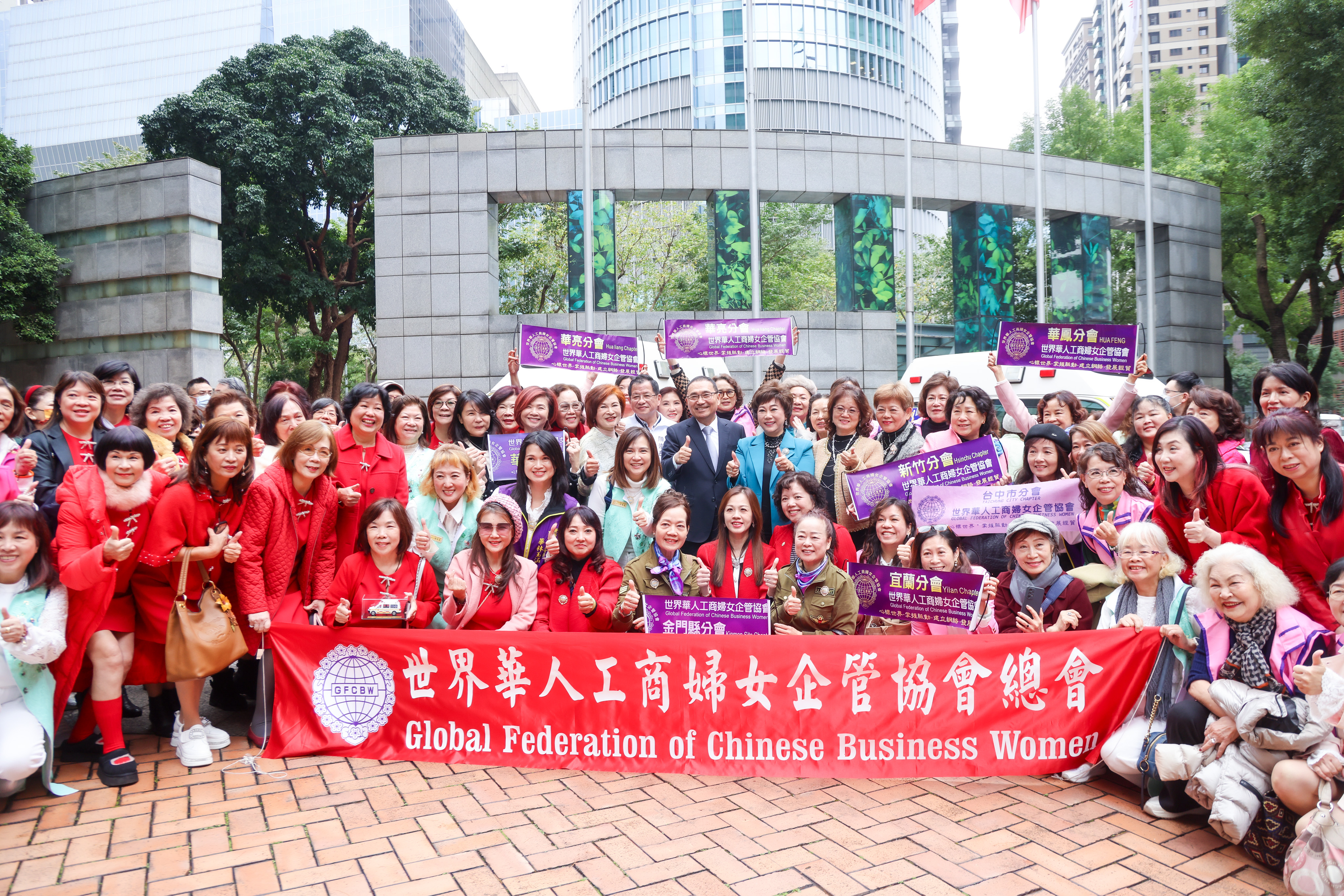 2輛救護車將分別派駐至新店及石門分隊，提供市民更即時、優質的醫療服務。