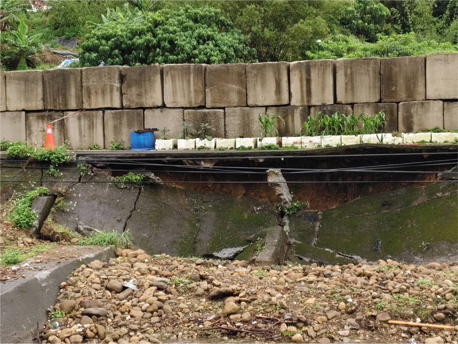 五股坑溪護岸崩壞無法正常提供防洪需求列為「注意改善」案件