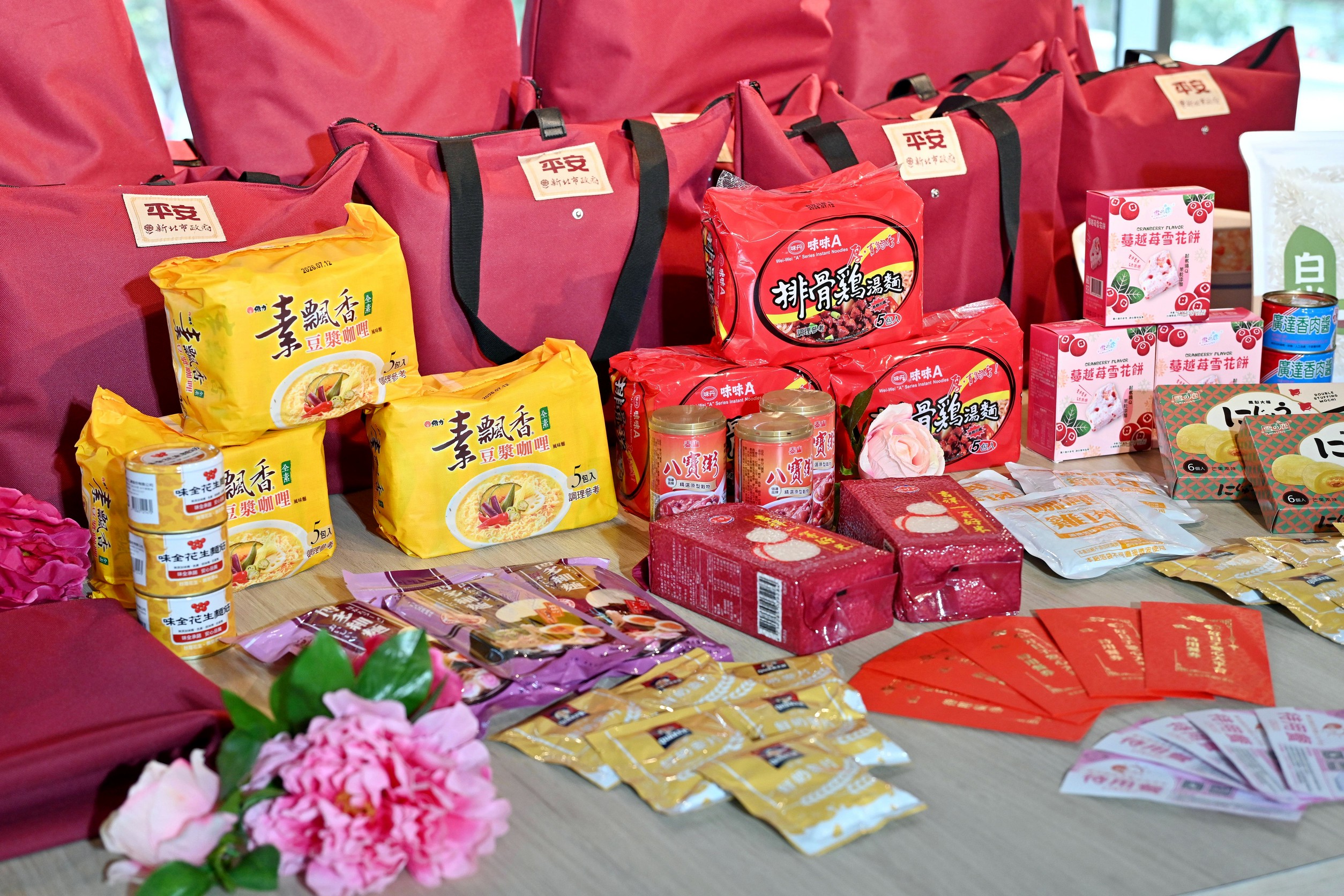 社會局補充，春節平安袋發放期間為2月14日至2月22日，歡迎有急難需求的民眾可至各派出所及分駐所領取。