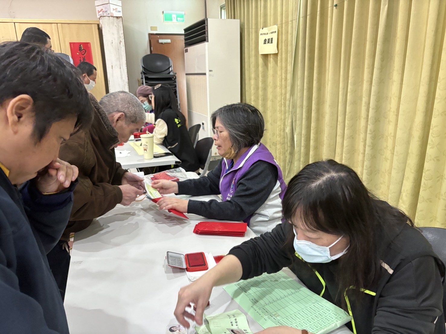 寒冬送暖紅包發放