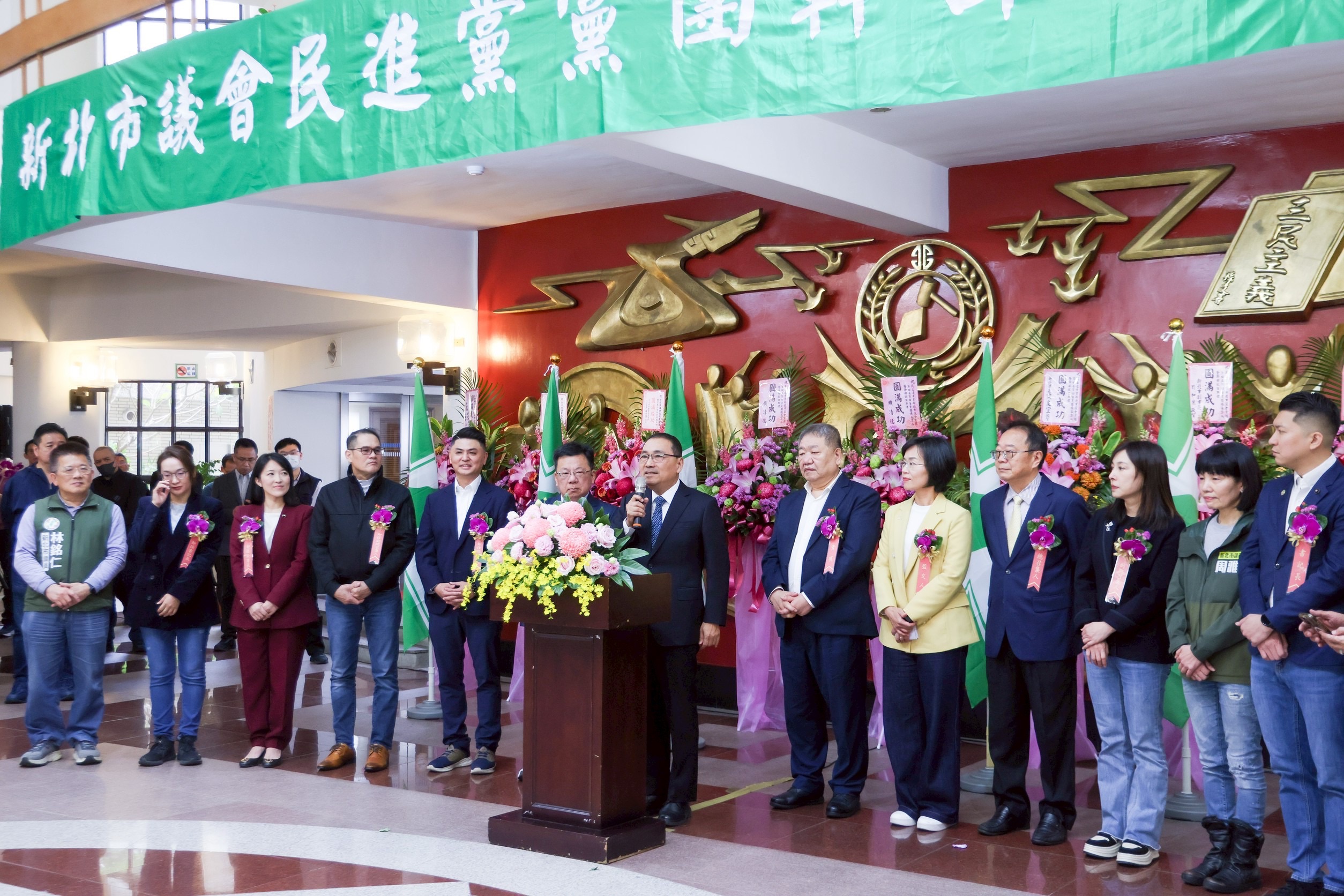 侯友宜期盼府會攜手合作，創造讓民眾有感的政績，共同打造更美好的新北市。