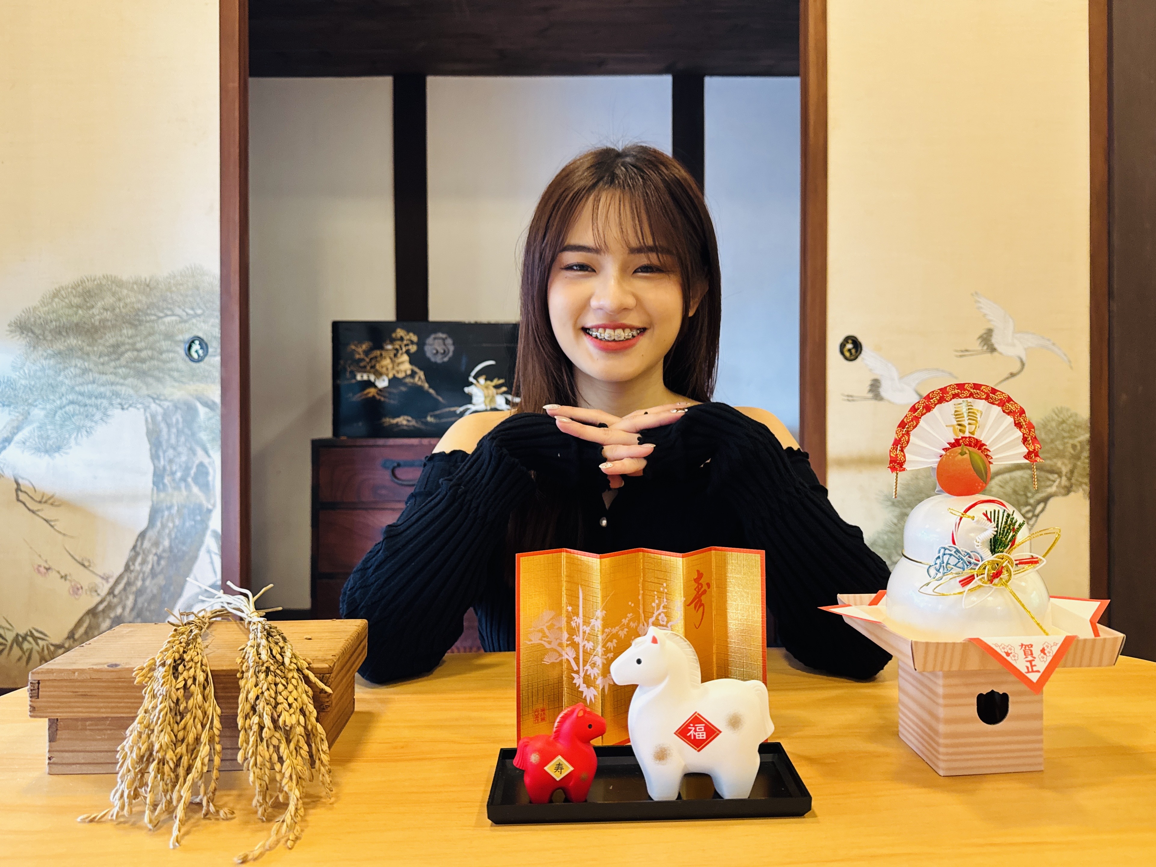 淡水日本警官宿舍特別營造日本新年氛圍，讓民眾在走春同時，感受不同文化交織的年節風情。