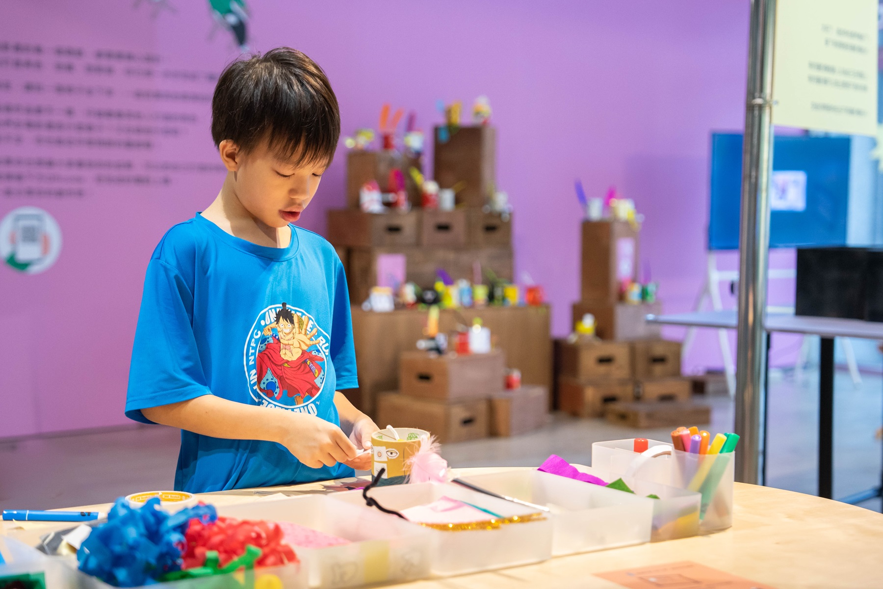 府中15二樓影像教育常設展《角色Action！片廠見習中》，帶領親子觀眾化身電影工作者，體驗從拍攝到剪接的影像製作流程。