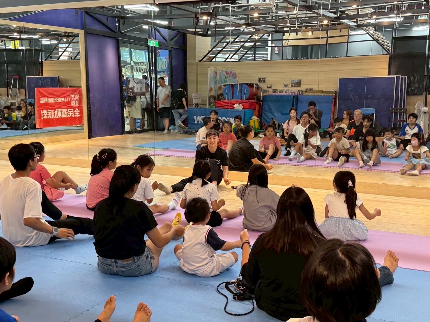 新北運動熱區金牌選手課程＿丁華恬體操講座與互動體驗
