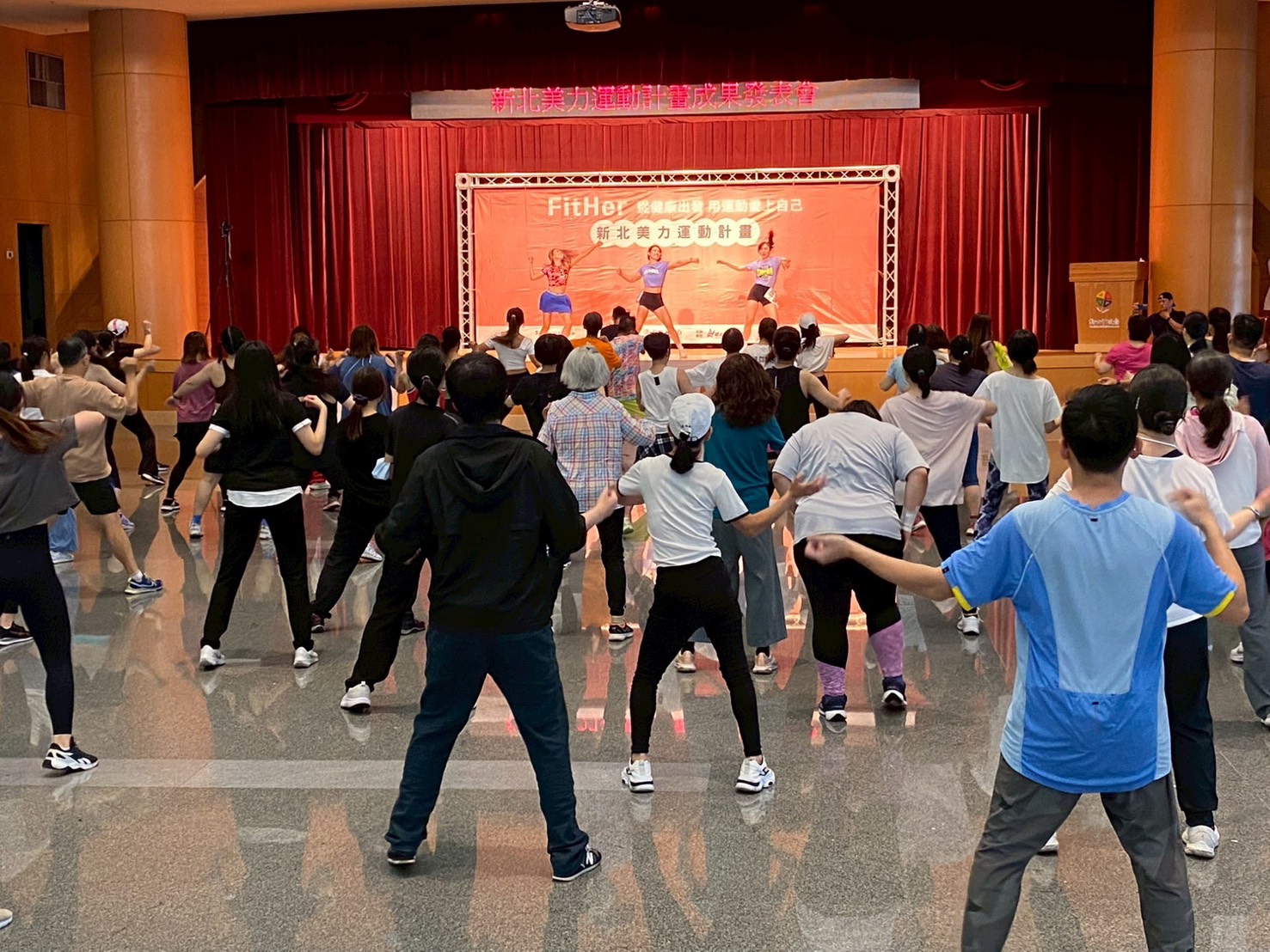 深化社區與族群參與方面在市民活動中心開設下班及假日運動課程