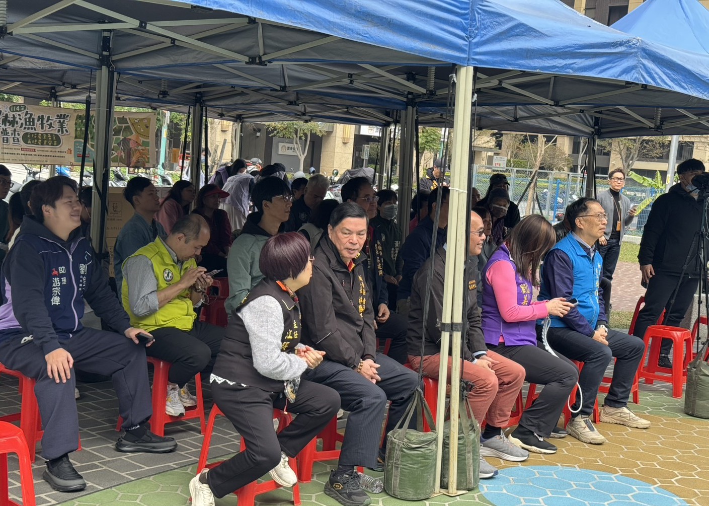 2.現場參與活動之議員、里長及民眾