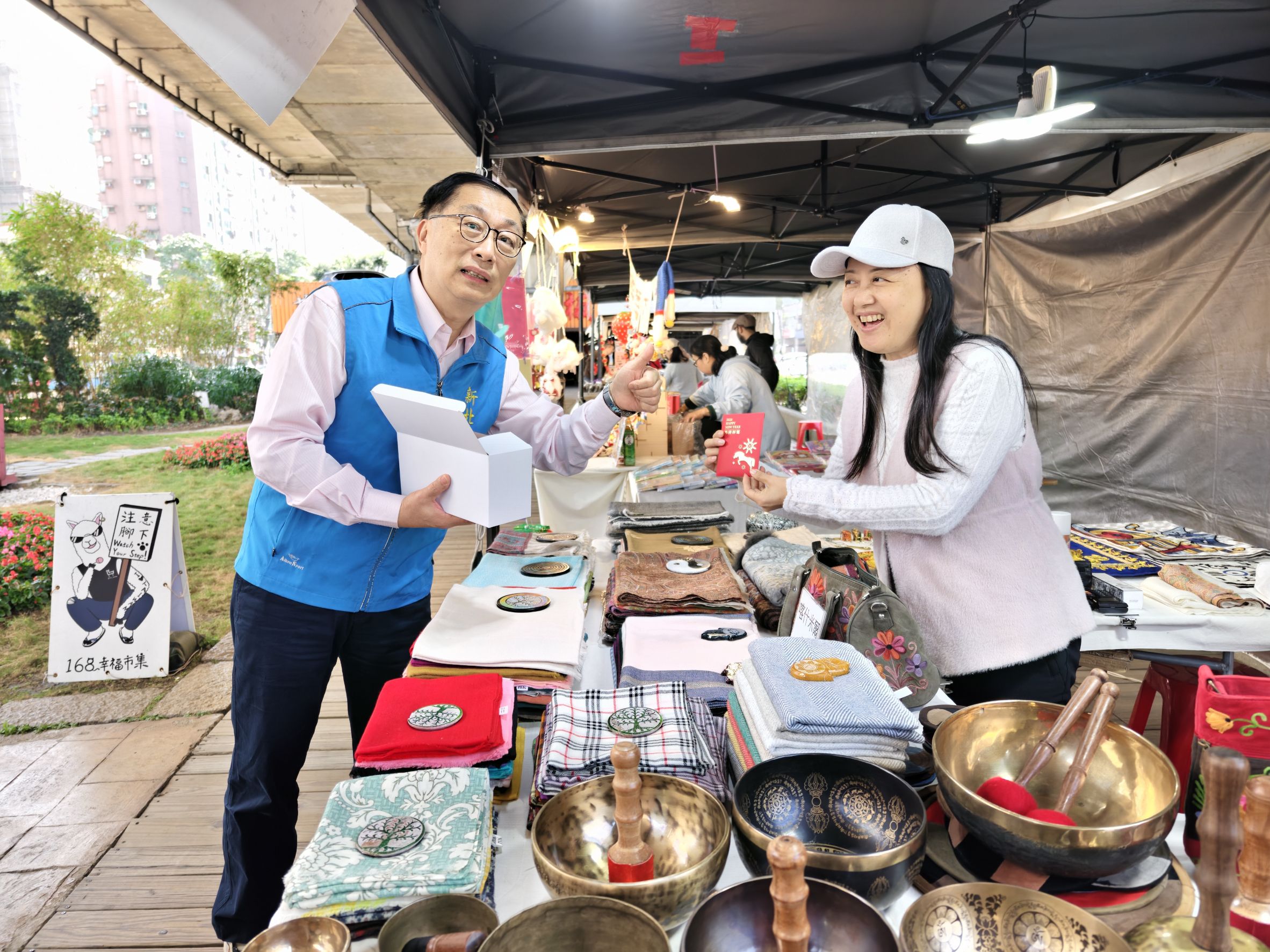 2.網羅手染皮件、羊毛圍巾、日韓服飾等質感選物