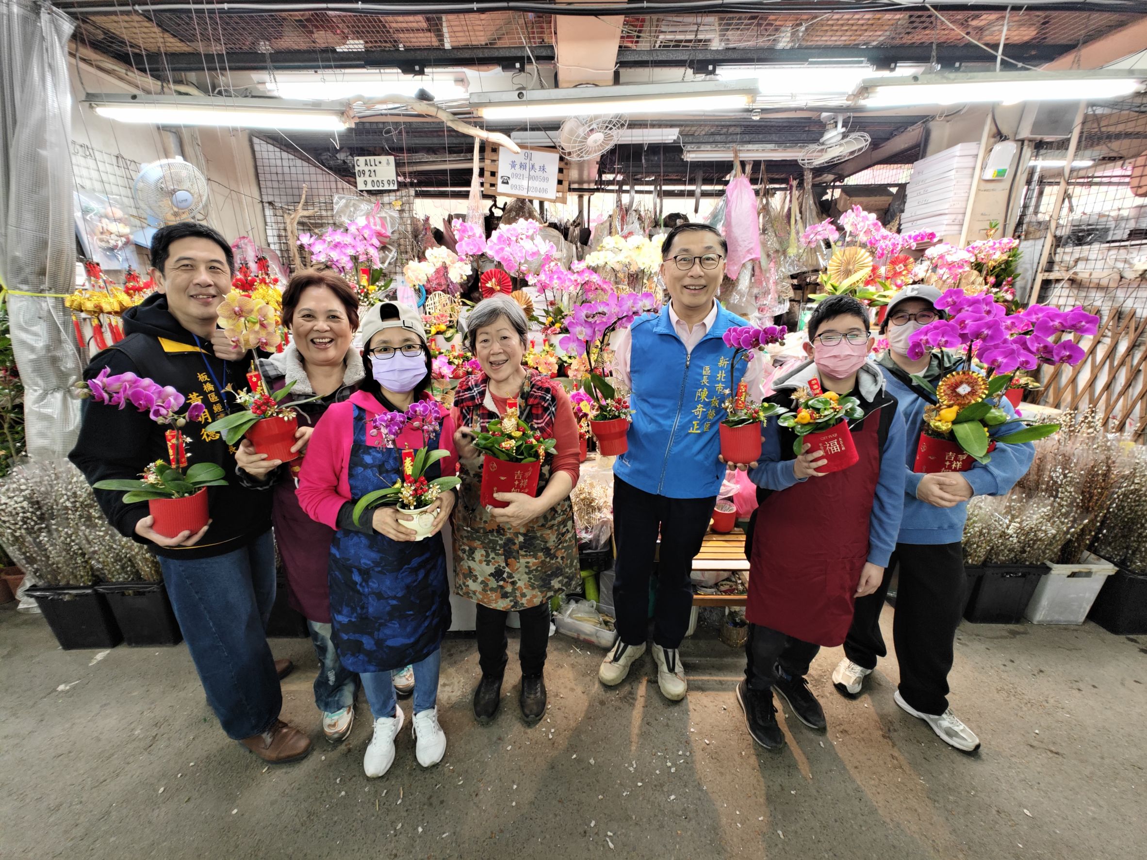 4.逛市集也歡迎來板橋花市採買應景花卉