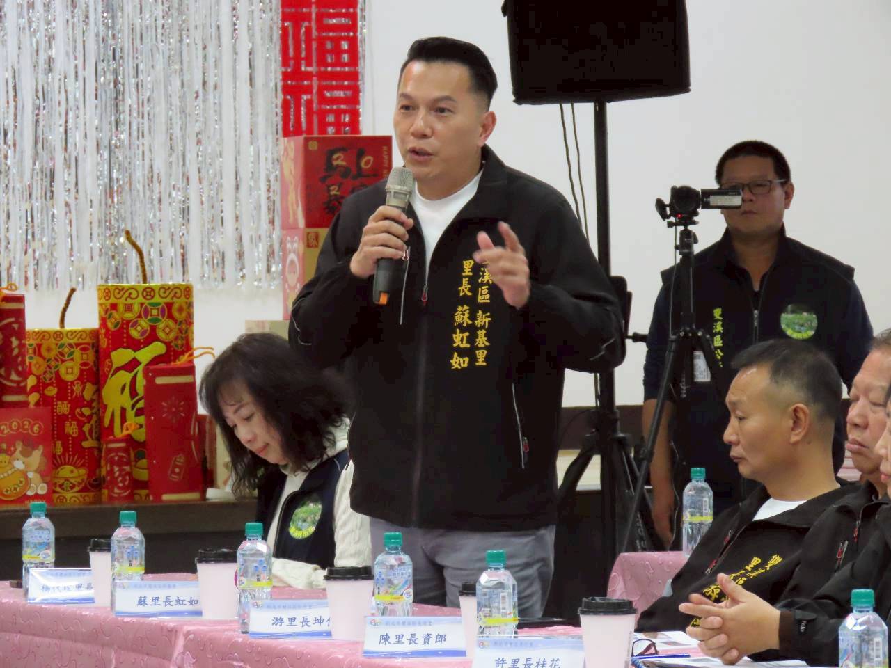 雙溪區新基里長蘇虹如反應地方建設議題。