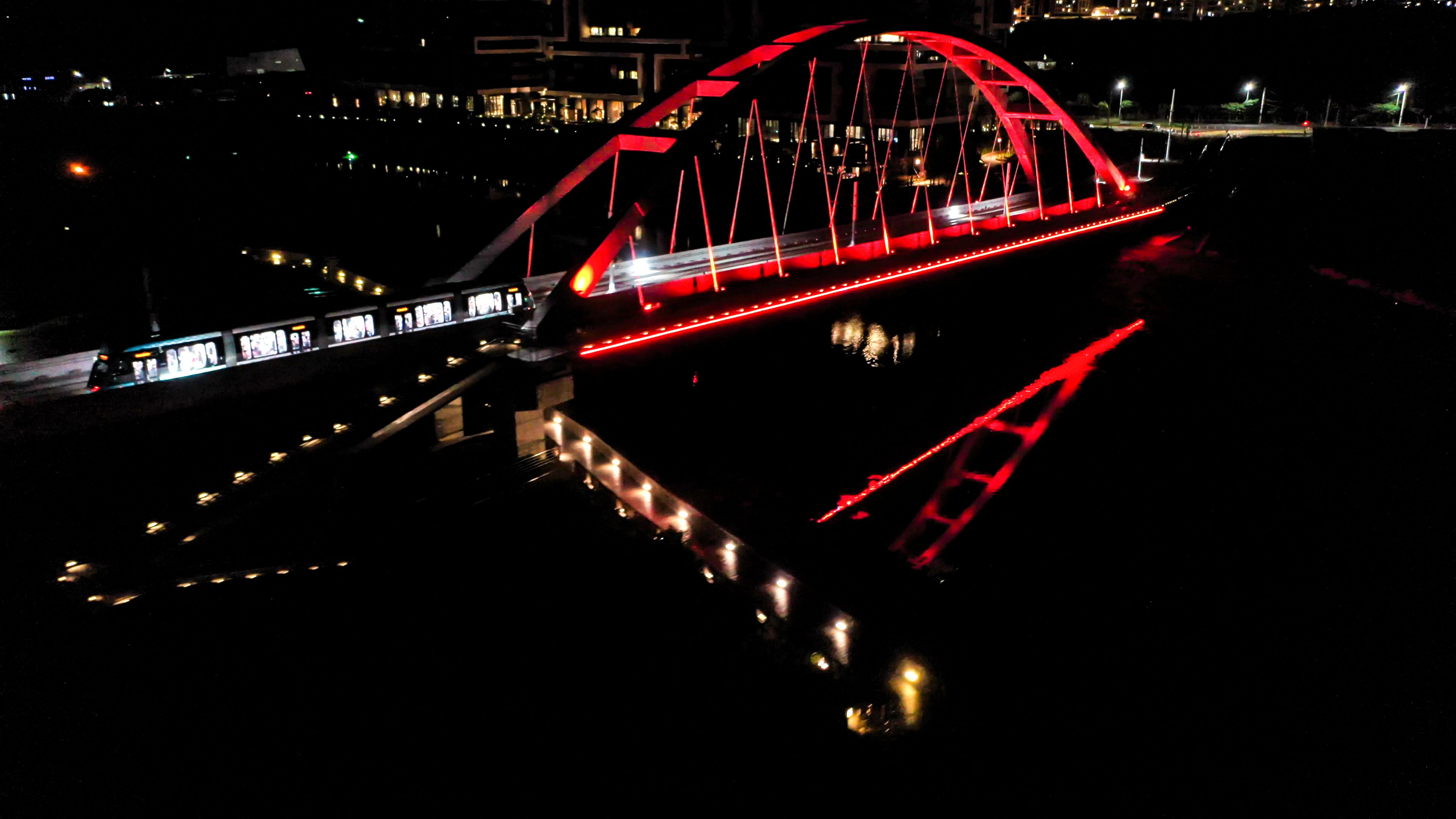 淡海輕軌藍海橋