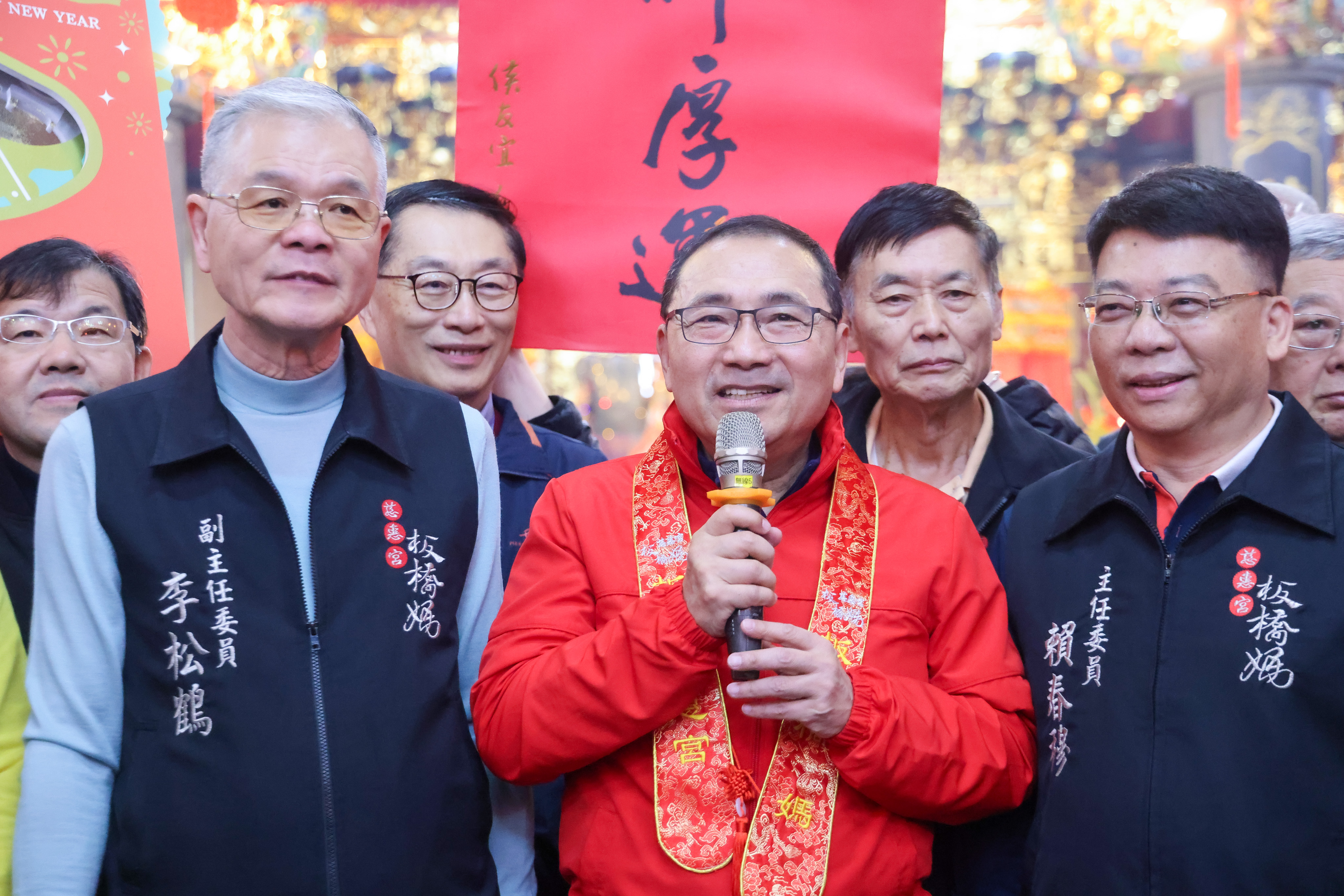 侯友宜表示，每到新春期間都會向神明祈求保佑新北市市政順利推動、市民闔家幸福平安。