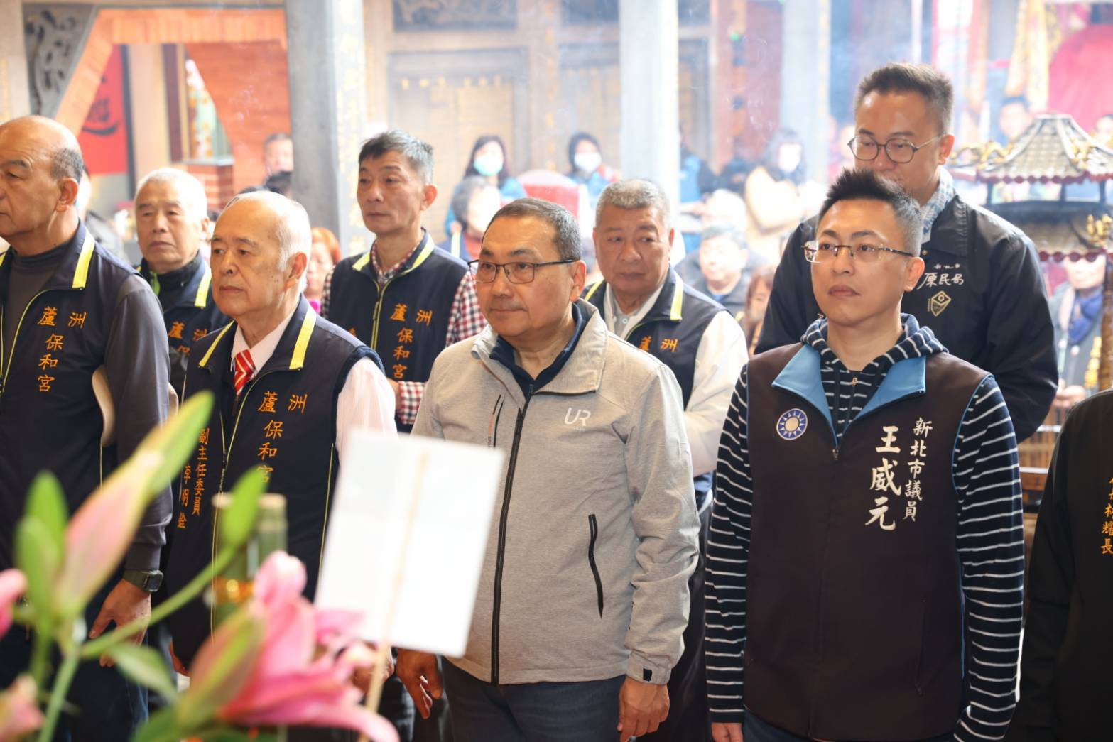 ​市長接續前往市定古蹟保和宮參拜「神醫」保生大帝，祈求市民健康平安、市政順利。