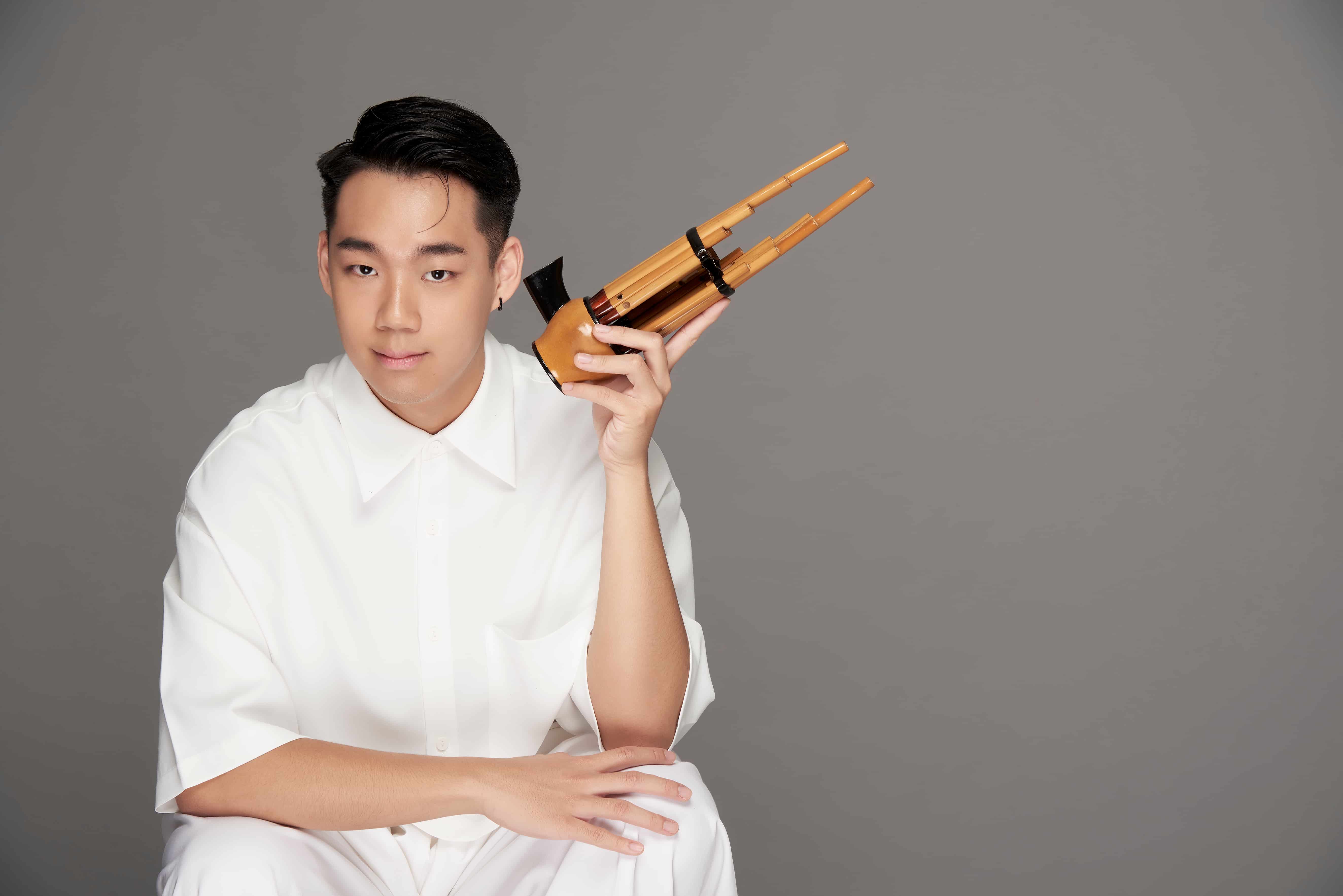 2月20日初四上午由樂壇新星宋長翰結合竹笙、電子琴與打擊樂器，帶來賀歲音樂會