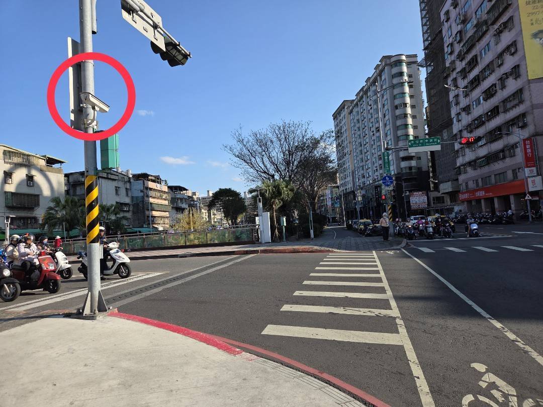 環保局於中港大排自信橋新設監視器