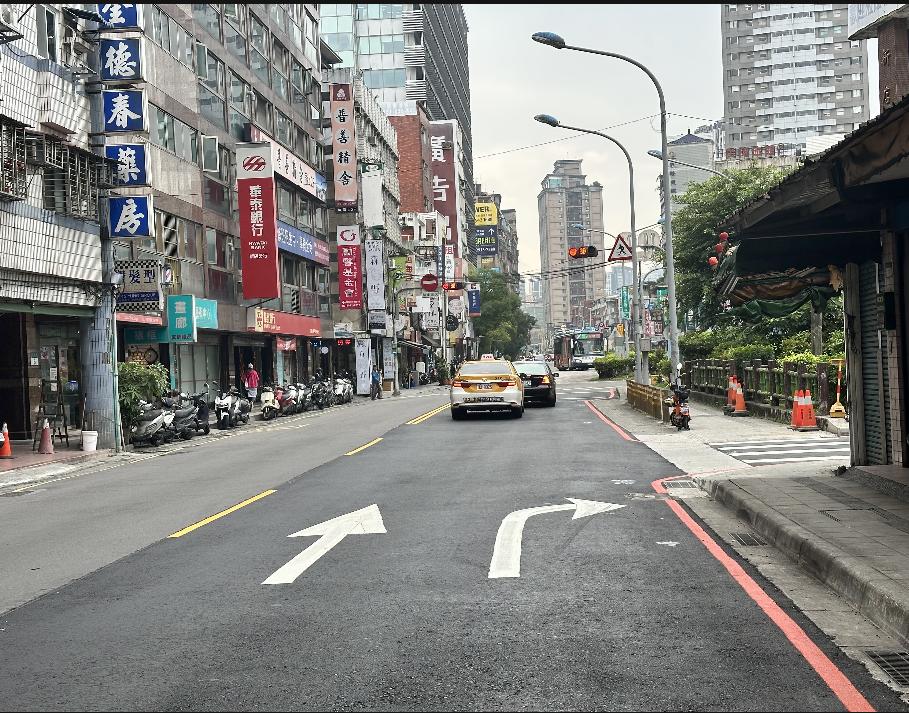 新店順安街新增專用迴轉道銜接北新路往北市方向2