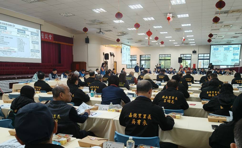 市府團隊與里長於會中針對各項市政議題進行深度交流與討論，致力解決市民大小問題