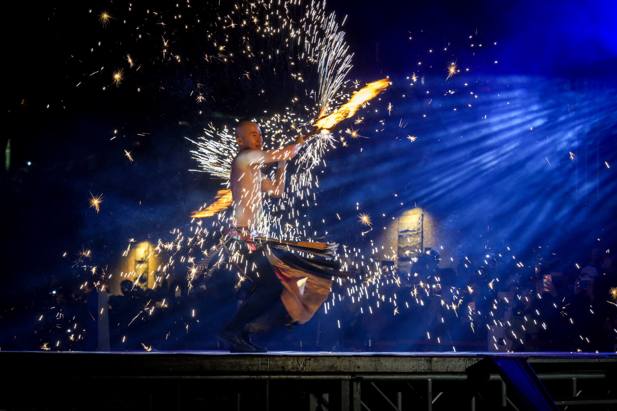 今晚開幕由「即將成真火舞團」精彩擔綱以限定作品《馬祥厚運，火耀新北》揭開序幕