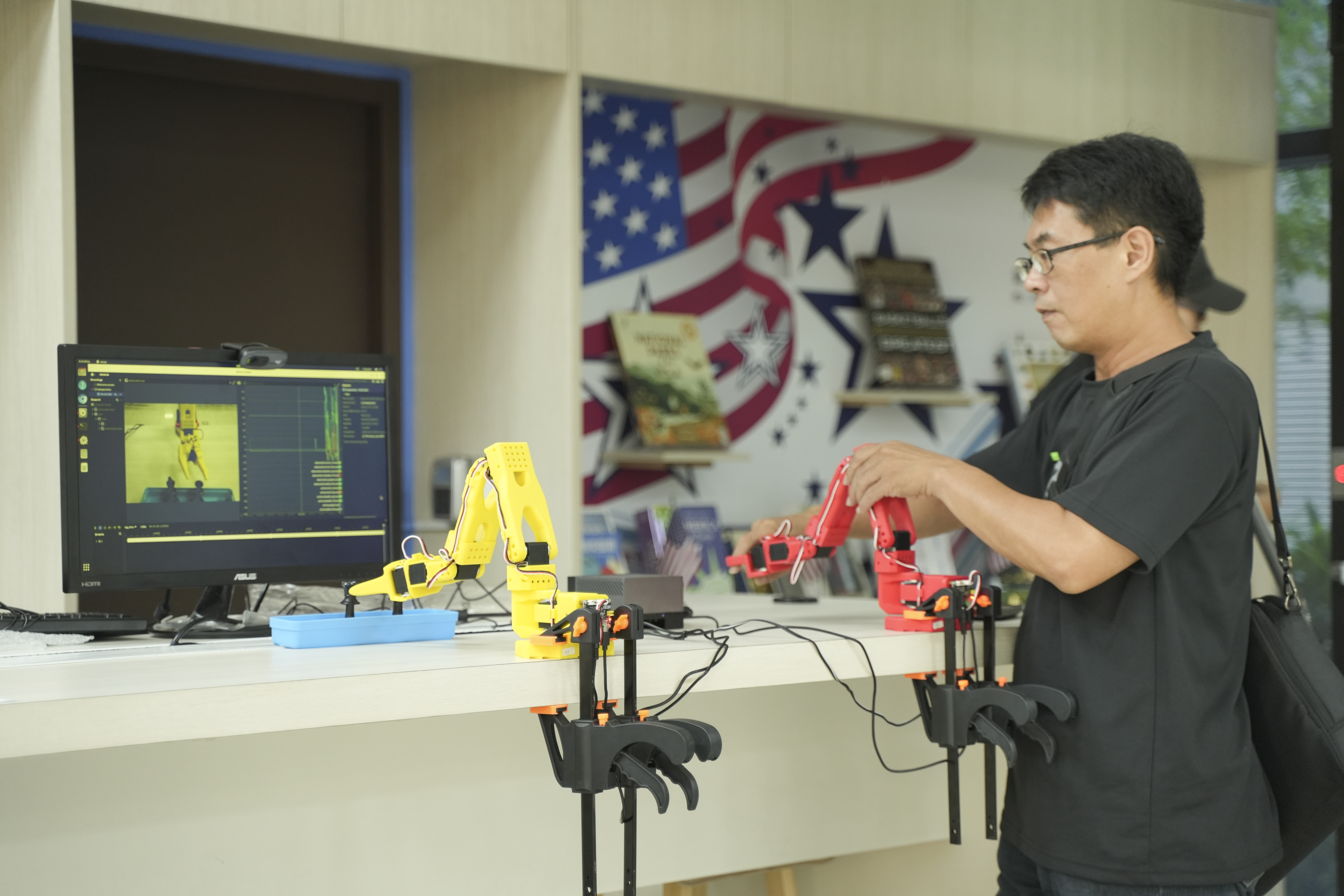 新北青年局舉辦「AI人工智慧之夜」活動，帶領青年了解AI產業趨勢與技術發展。（圖為資料照片）