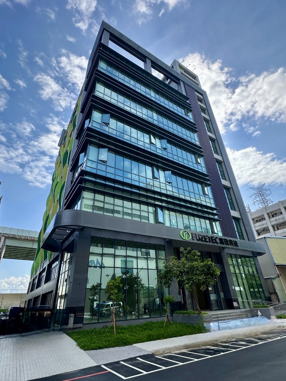 富致科技斥資約8億元於五股區興建地上7層、地下2層之營運總部大樓暨自用廠房。