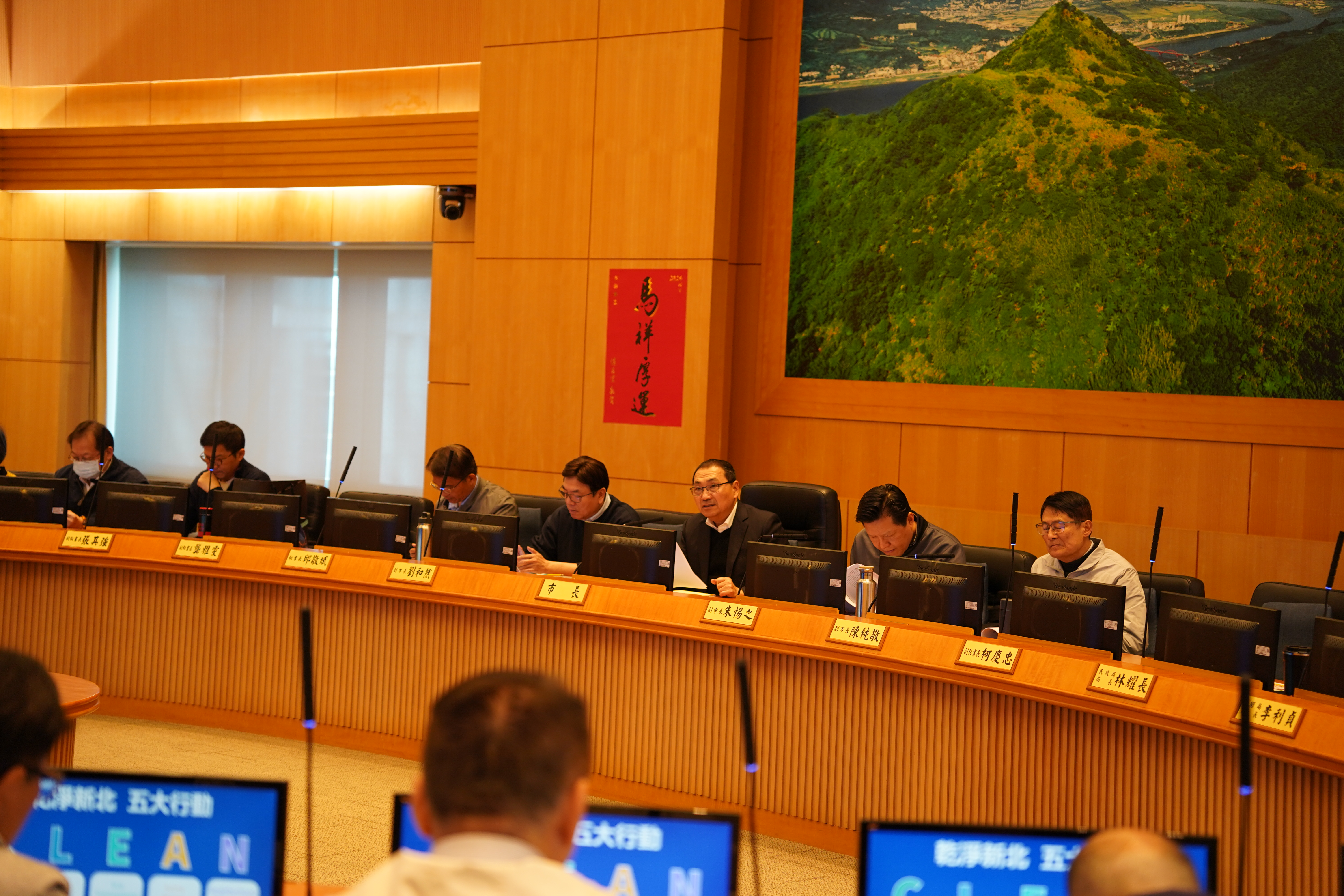 市長侯友宜表示，感謝第一線同仁的辛苦，並勉勵環保局打造乾淨城市的基礎可結合「科技治理」與「公私協力」雙軌並進