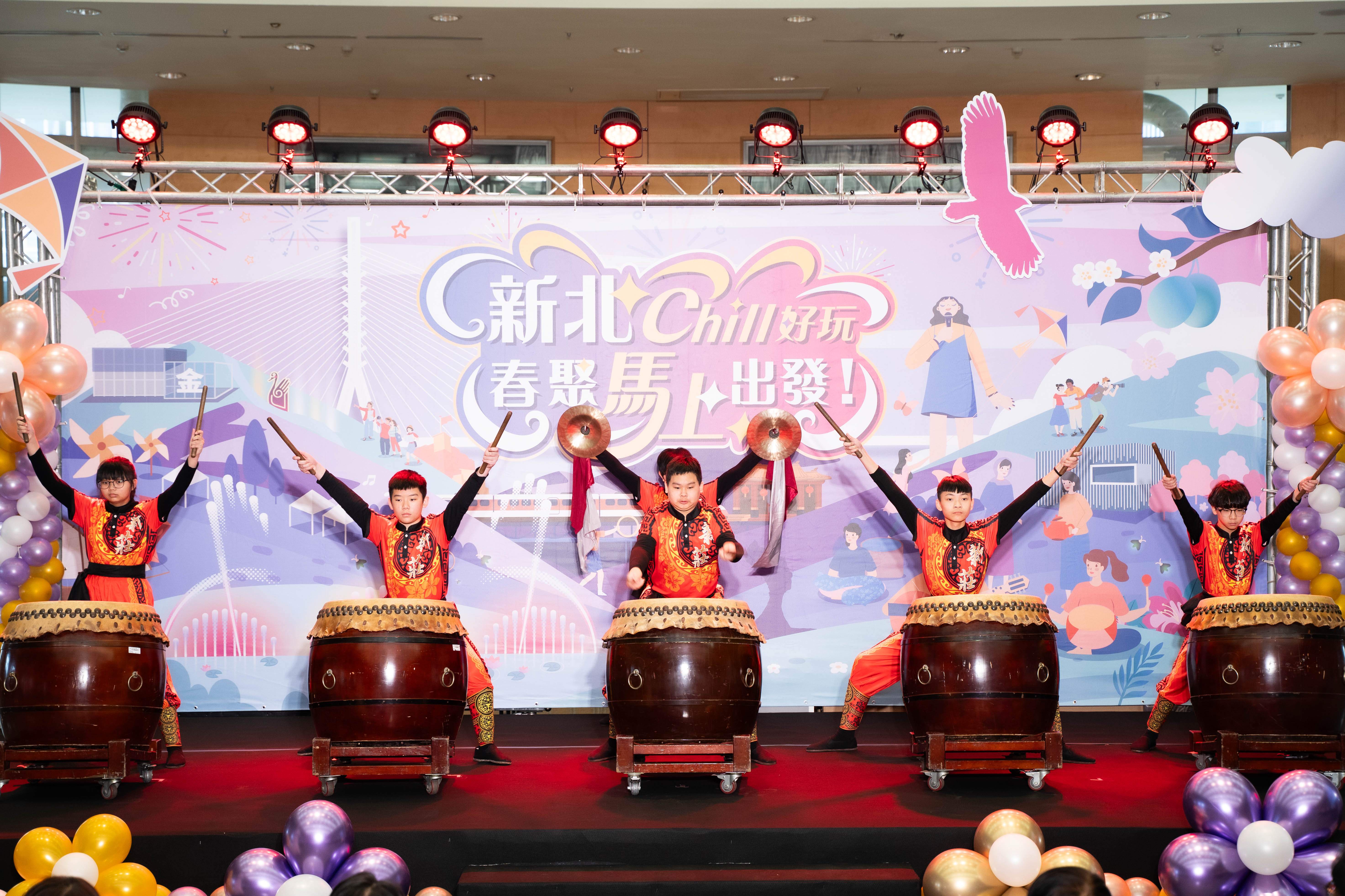  新莊國中鼓藝表演於記者會開場演出，以磅礡鼓聲揭開新北春季活動序幕，展現青春活力。