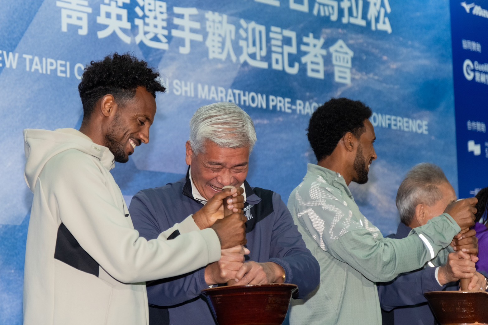 新北市萬金石馬拉松歡迎國際菁英選手 準備臺灣客家擂茶體驗 象徵馬拉松的耐力與節奏精神