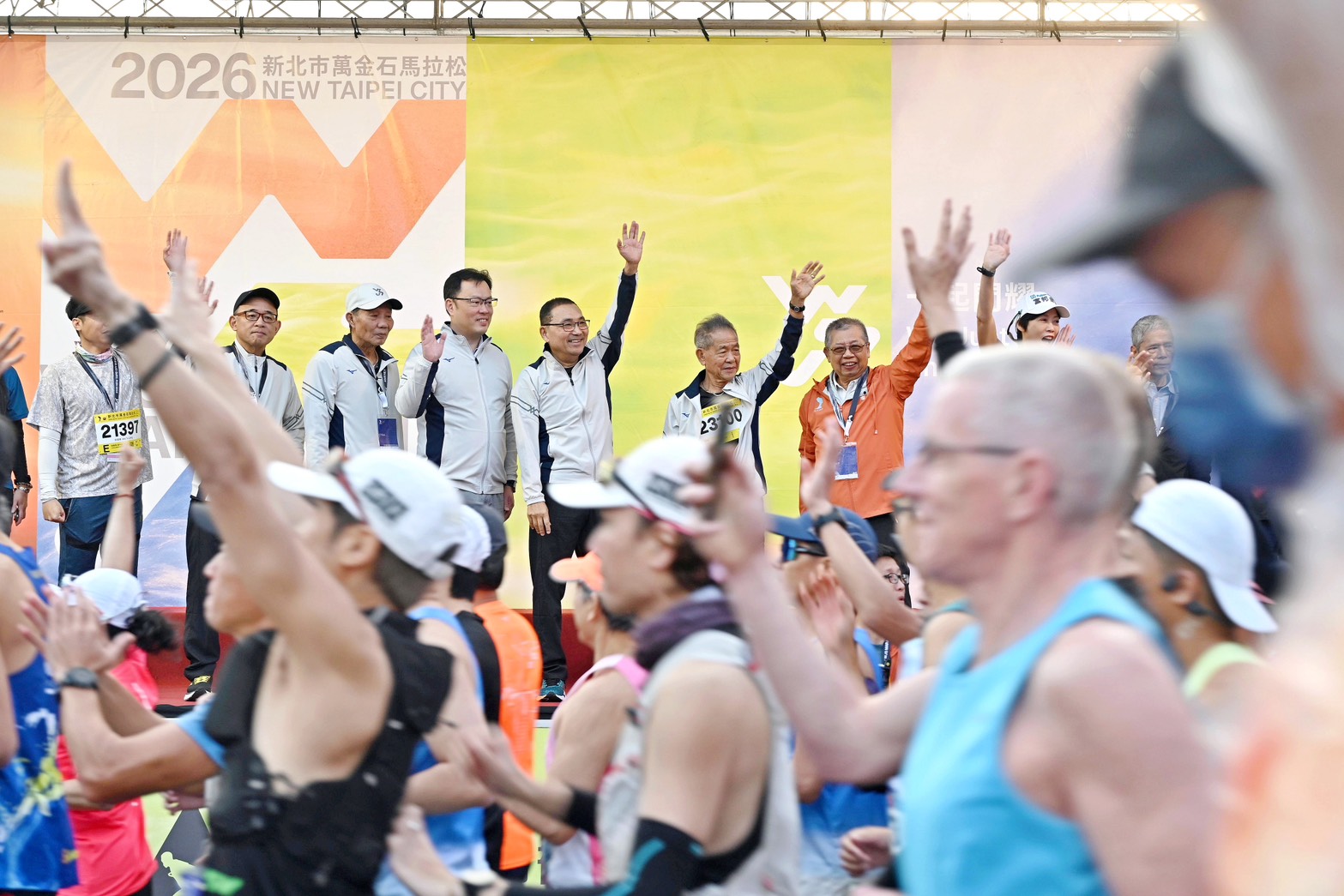 侯友宜感謝所有跑者、志工與在地鄉親熱烈支持，讓萬金石馬拉松成為全國第一個金標籤認證賽事