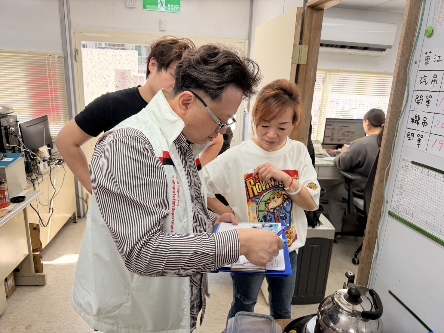 檢核拖吊場司機的駕照等証件是否合乎規範