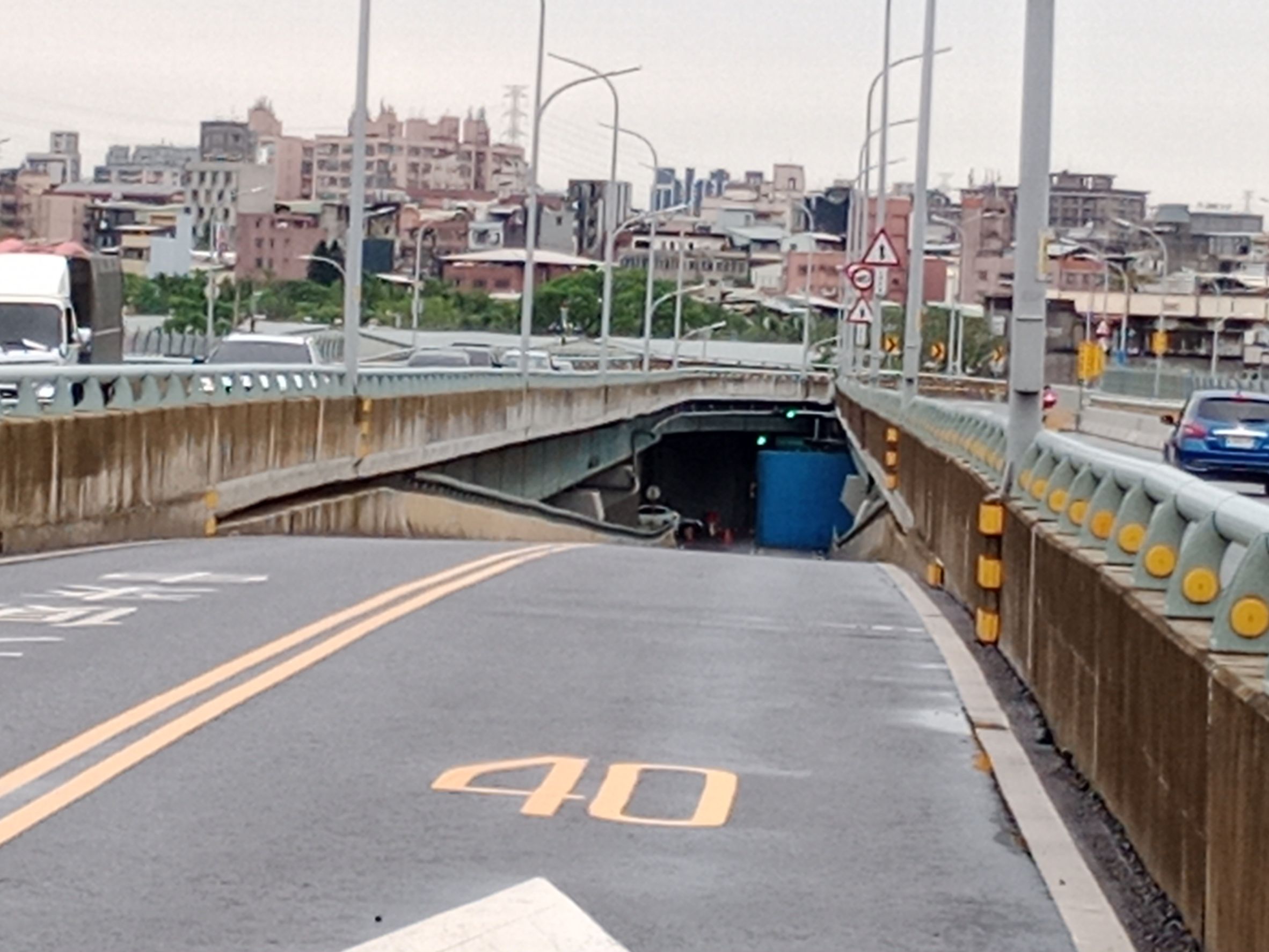 三鶯大橋陸閘環河路匝道口