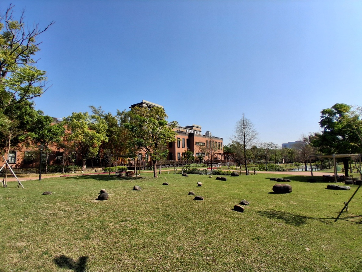 2.以園區戶外場域增設（園區現況圖）。