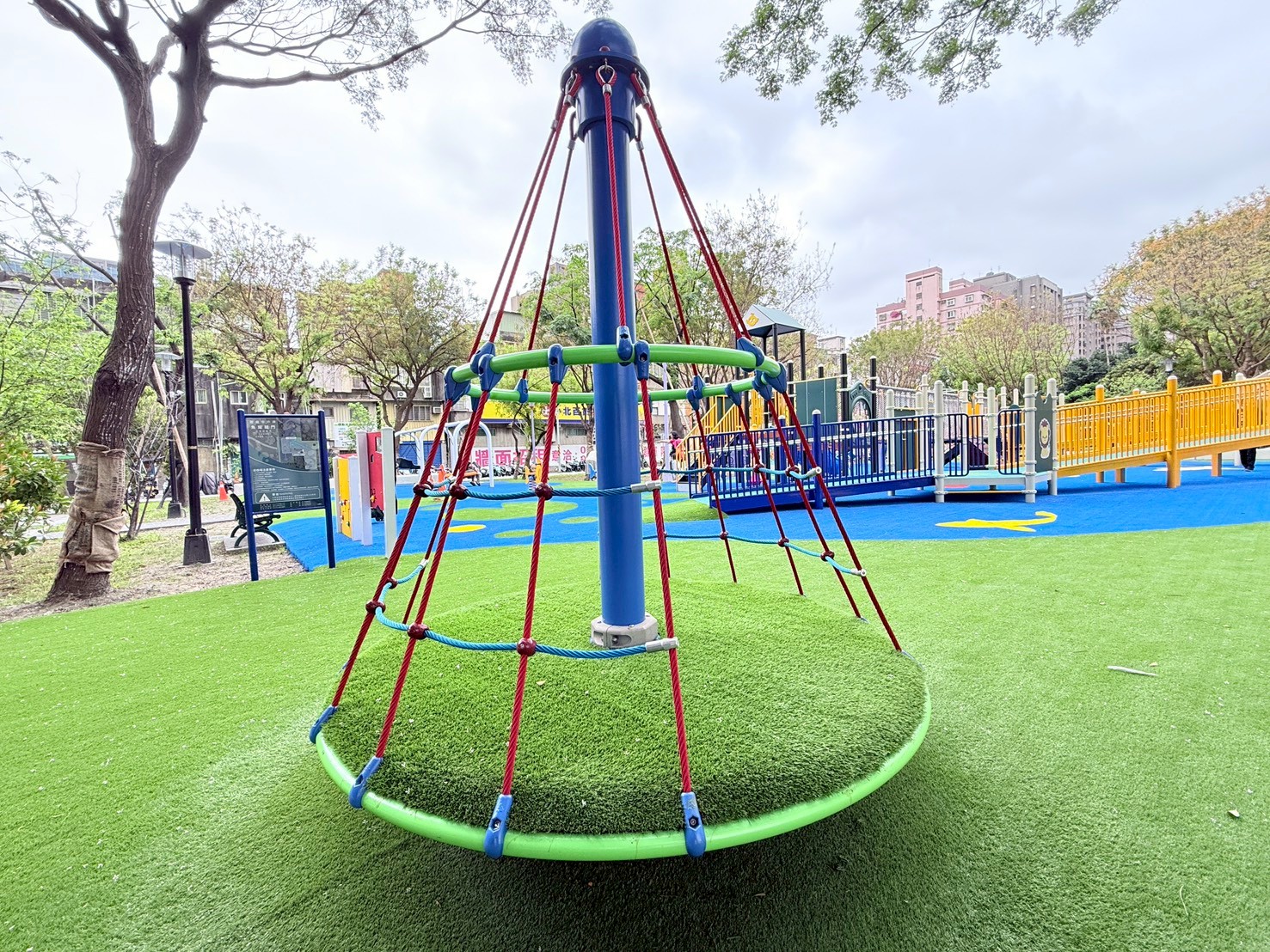 4.周邊配置共融森林轉盤