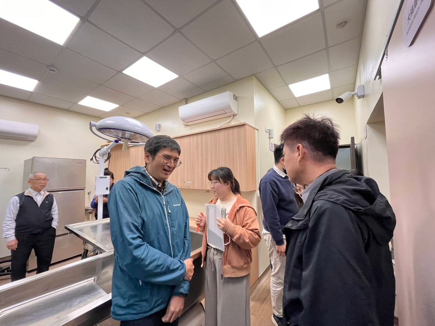 宜蘭縣政府建設處及動植物防疫所同仁參觀瑞芳動物之家醫療室