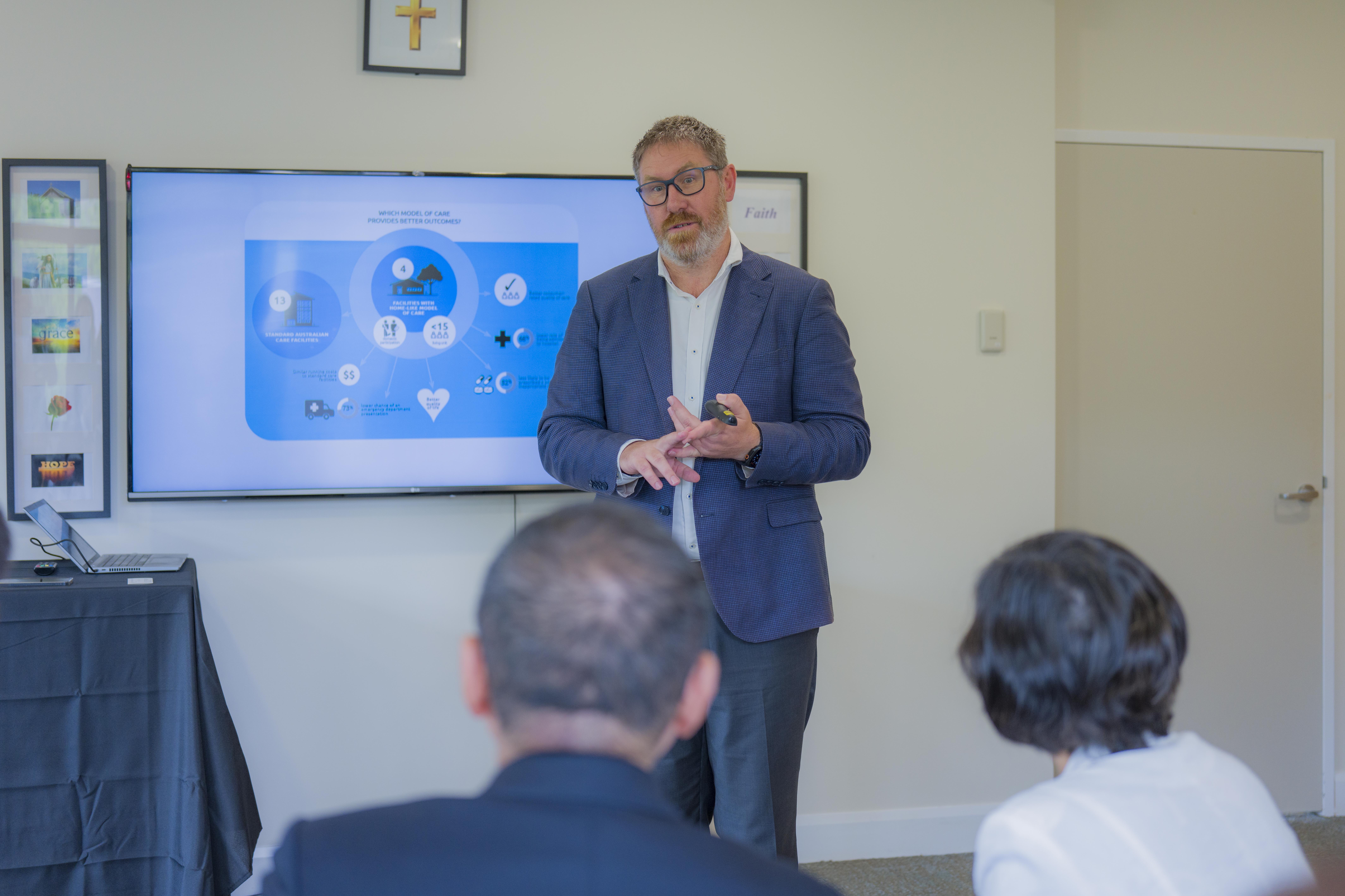 新北市長侯友宜率市府團隊赴澳洲雪梨參訪國際知名高齡與失智照護機構「漢蒙全方位照護公司」（HammondCare）。