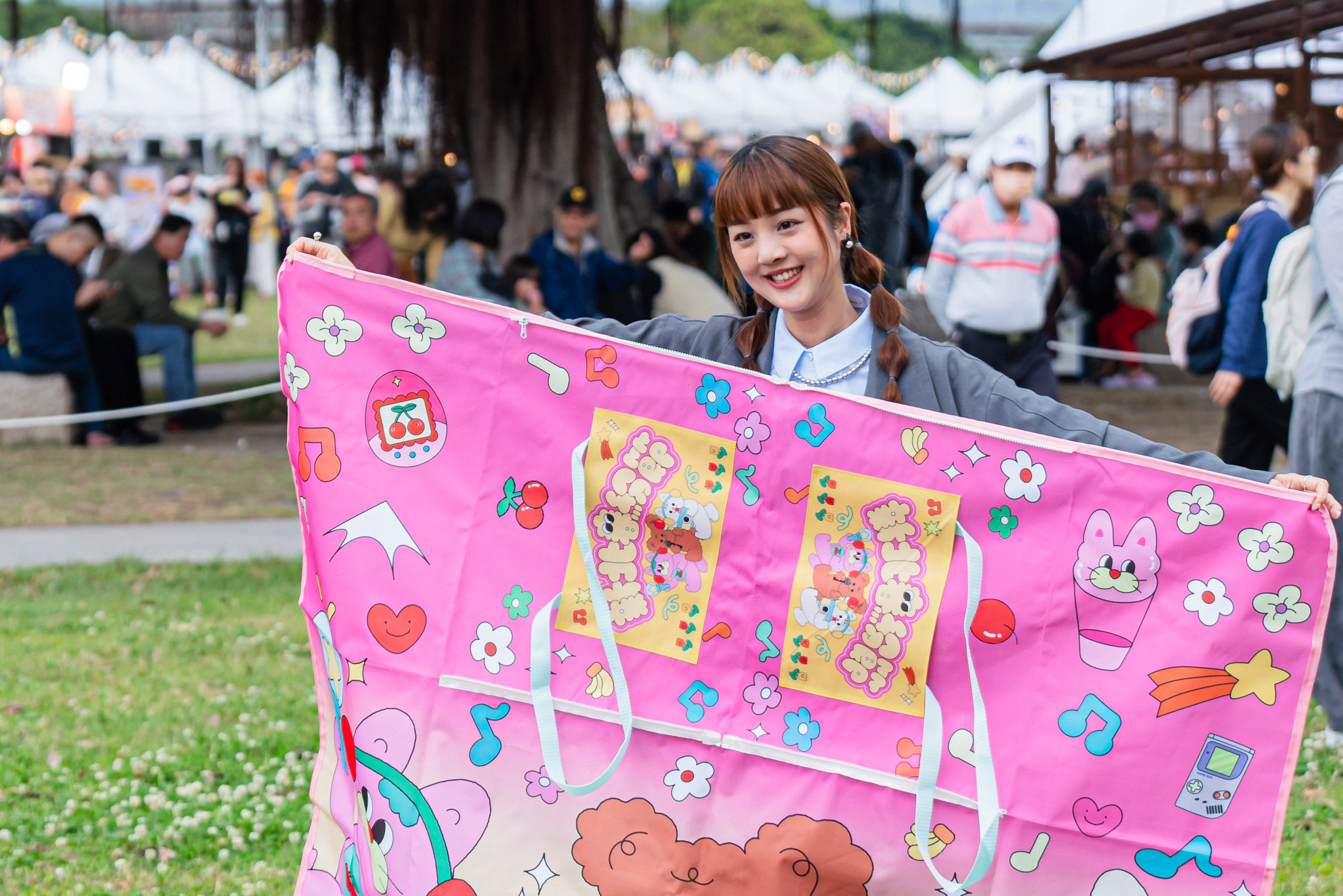  人氣插畫藝術家「卡肉老ㄙ」親至現場參與開幕活動