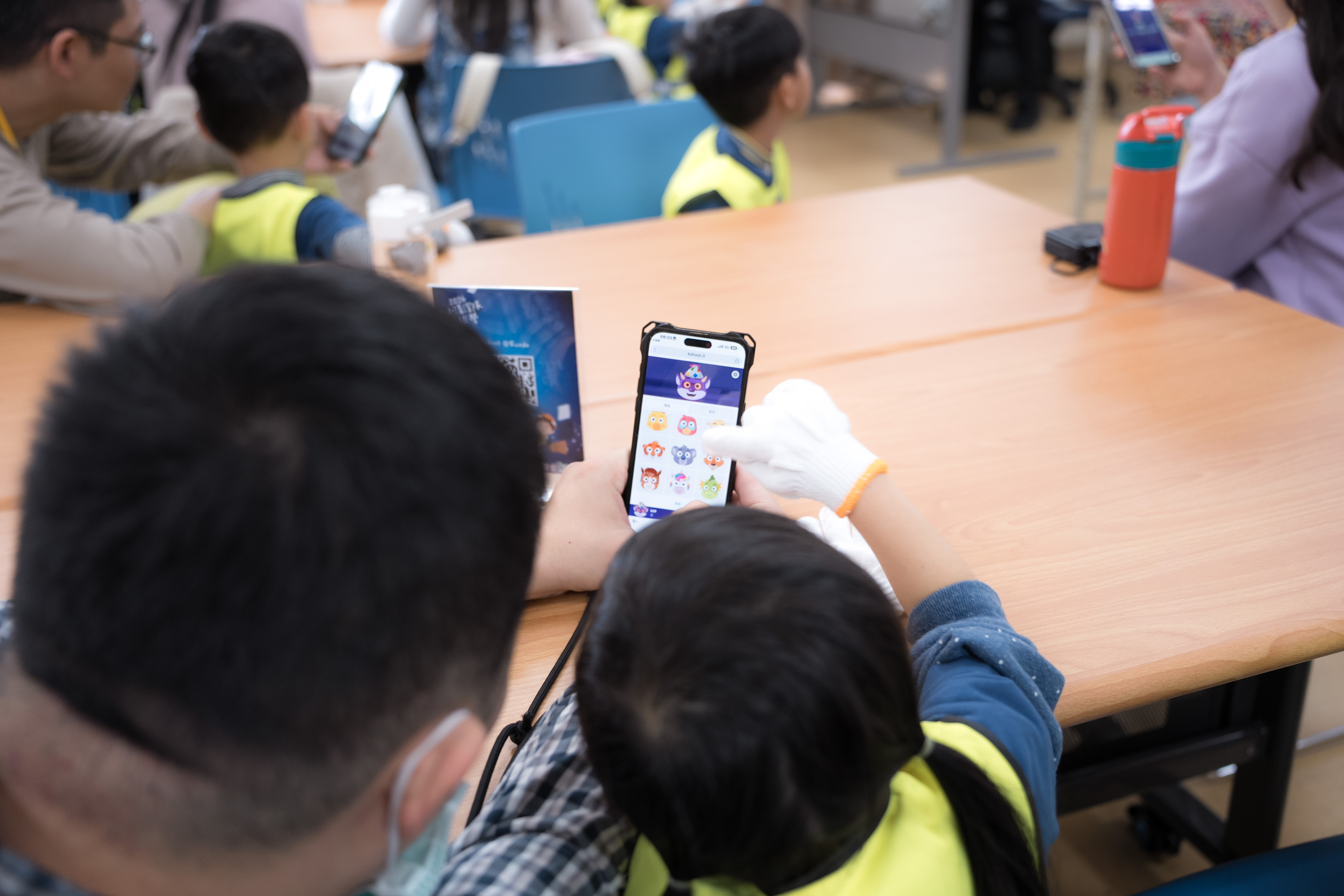 透過Kahoot!數位遊戲將資源回收知識轉化為刺激的搶答